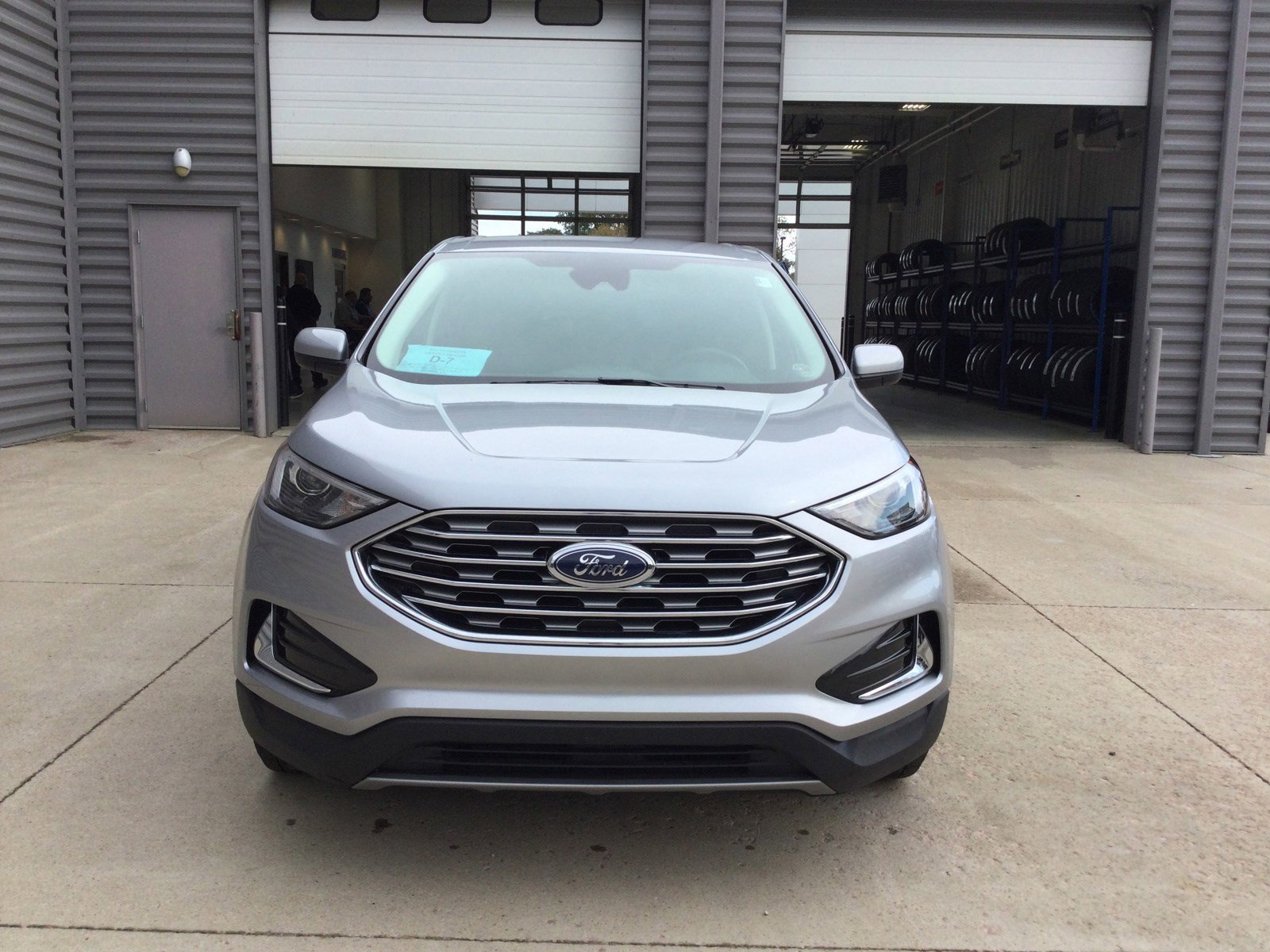 2022 Ford Edge SEL photo 3