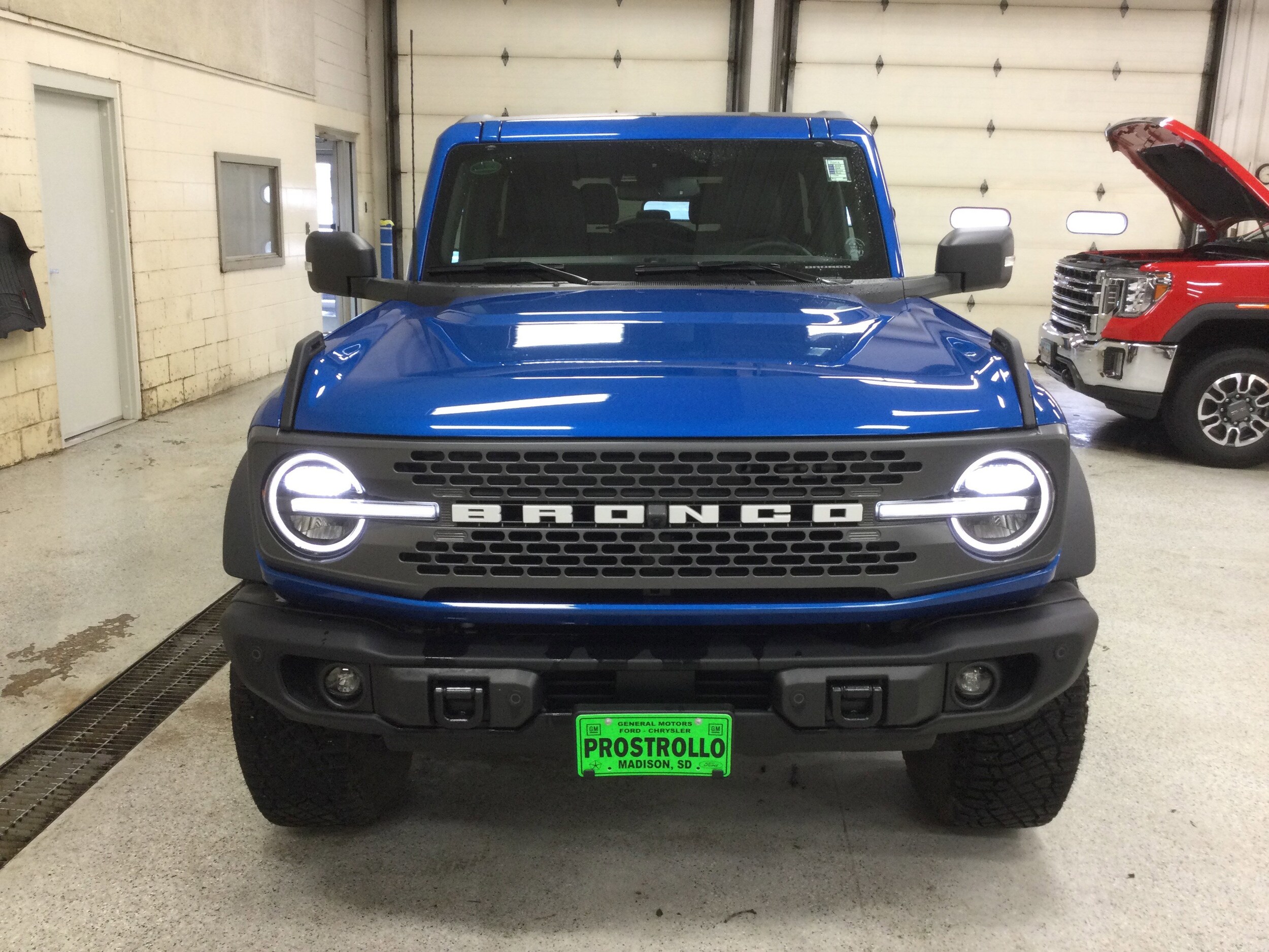 2023 Ford Bronco Outer Banks photo 3