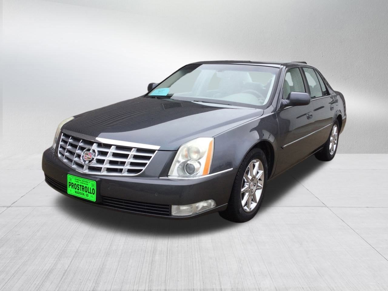 Used 2010 Cadillac DTS Luxury Collection with VIN 1G6KD5EY9AU136777 for sale in Madison, SD