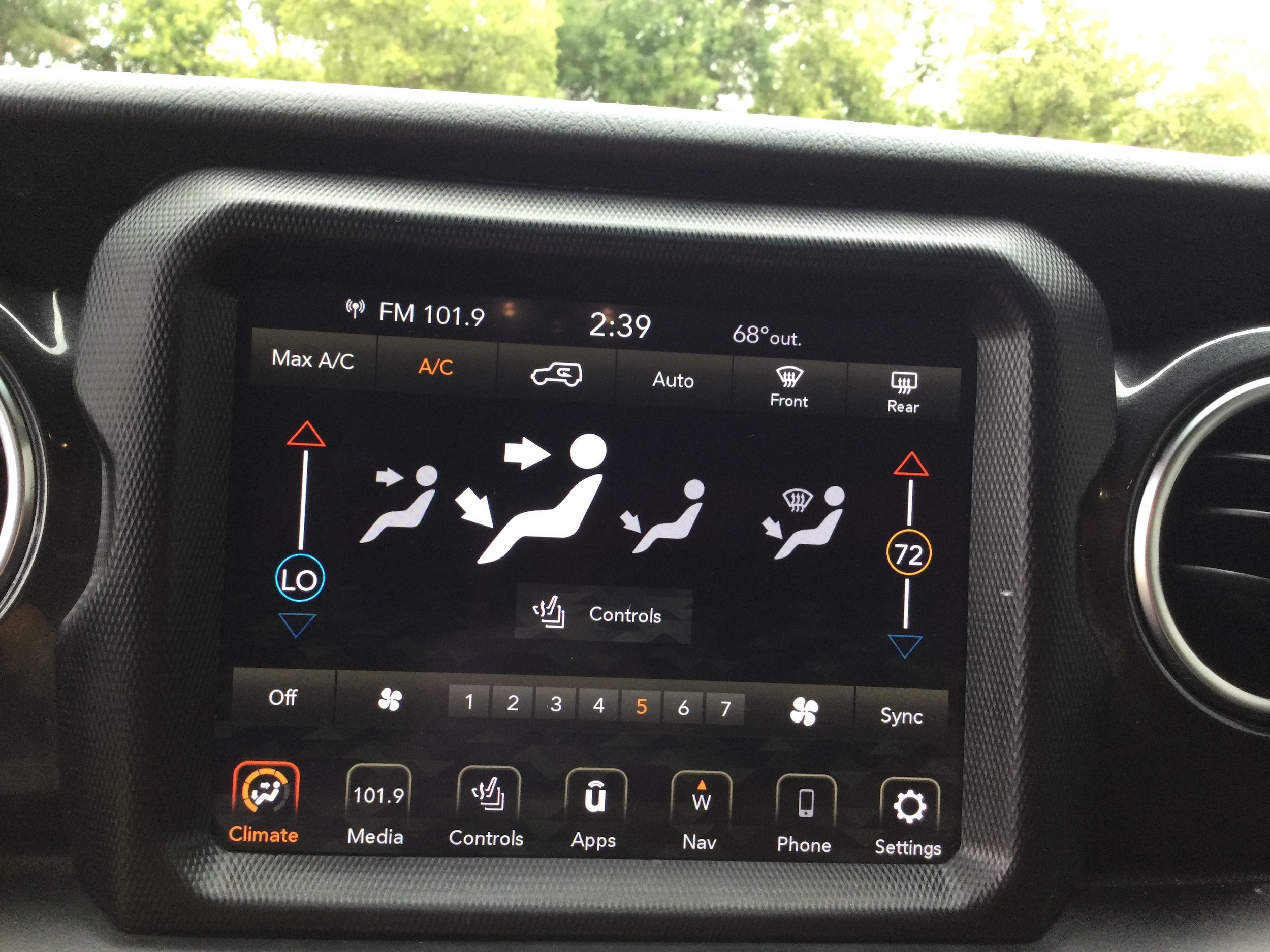 2020 Jeep Wrangler Unlimited Sahara Altitude - Photo 12
