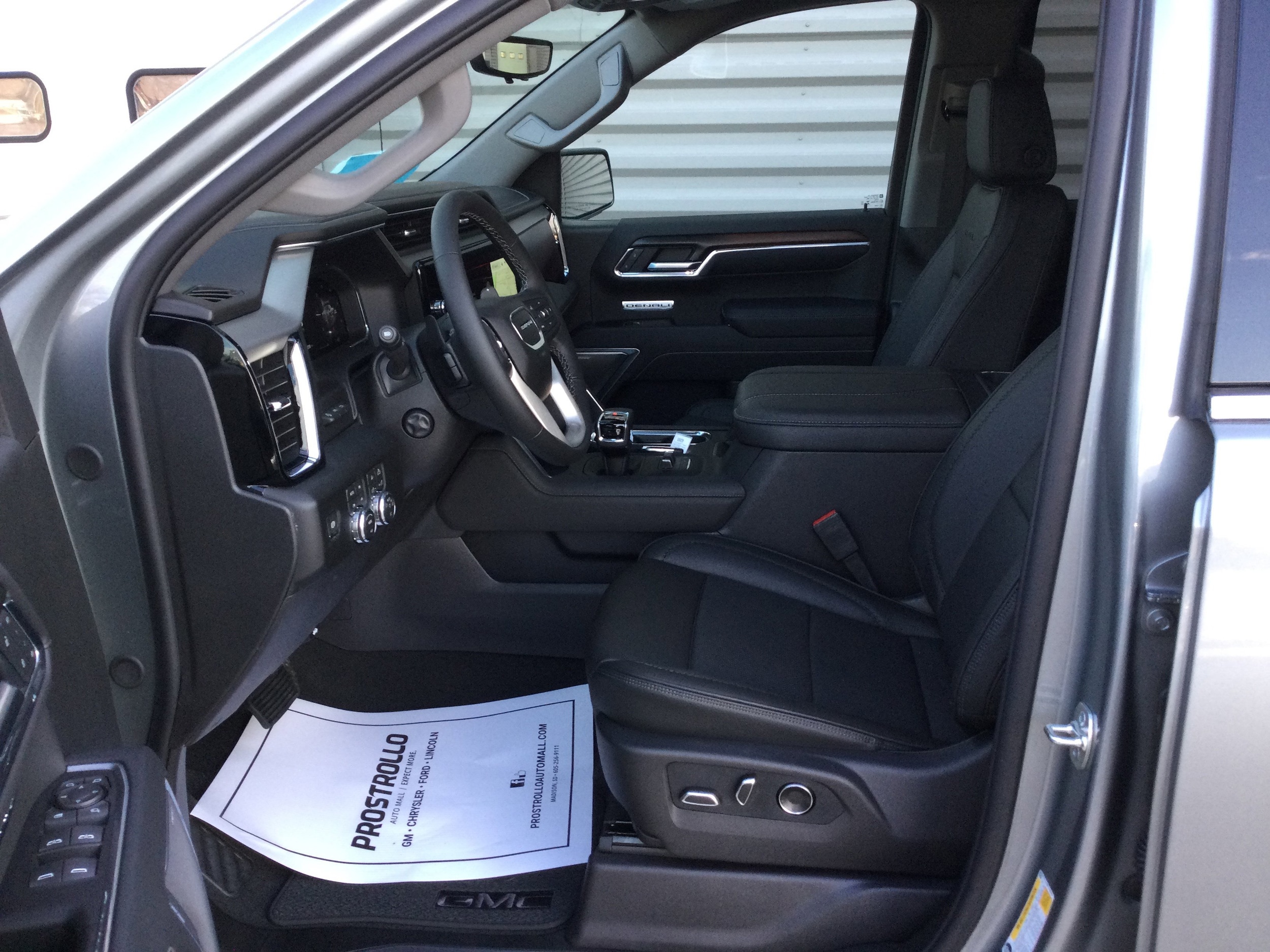 2026 GMC Sierra 1500 Denali - Photo 9