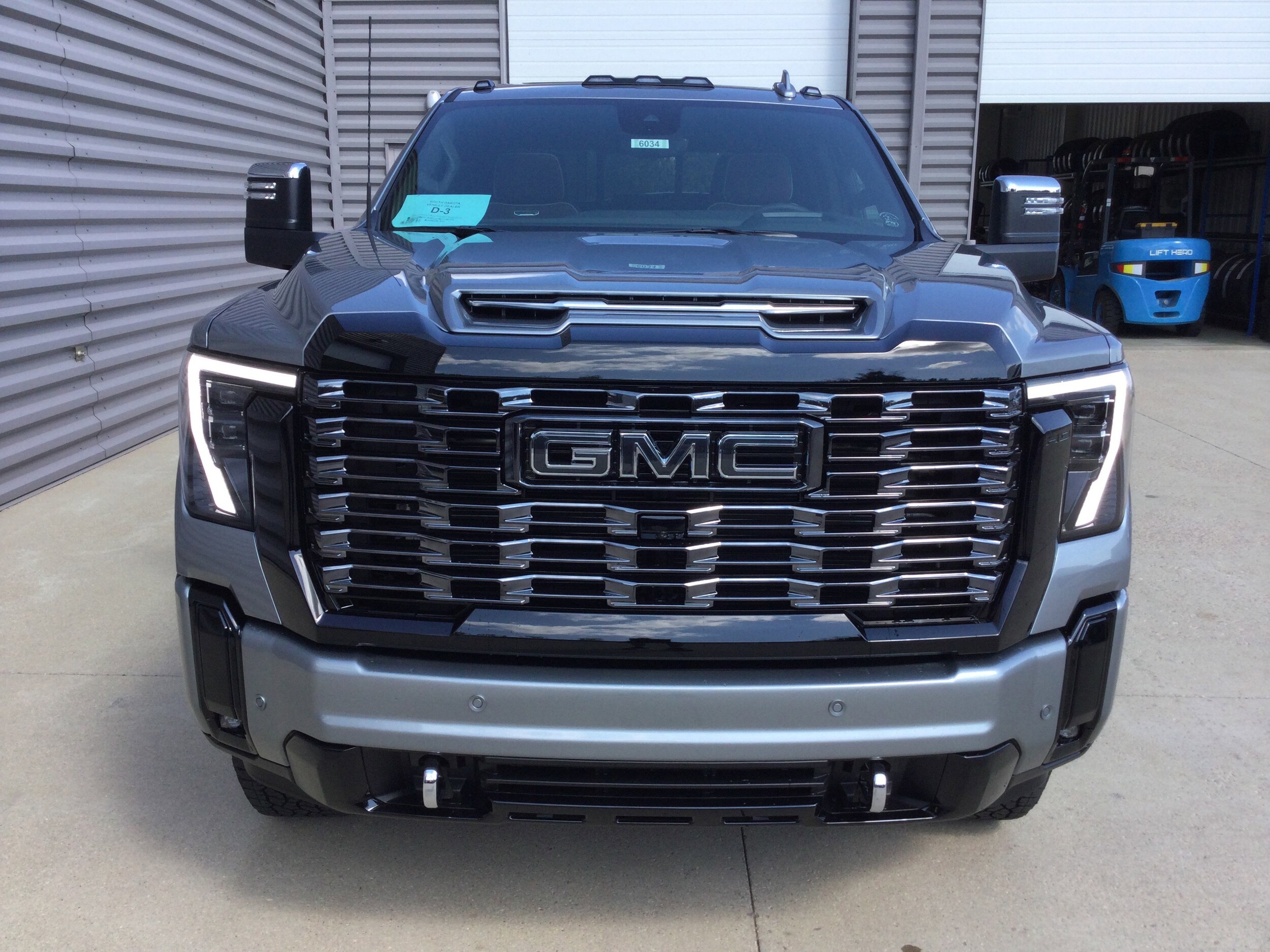 2026 Gmc Sierra 3500 HD Denali Ultimate photo 3