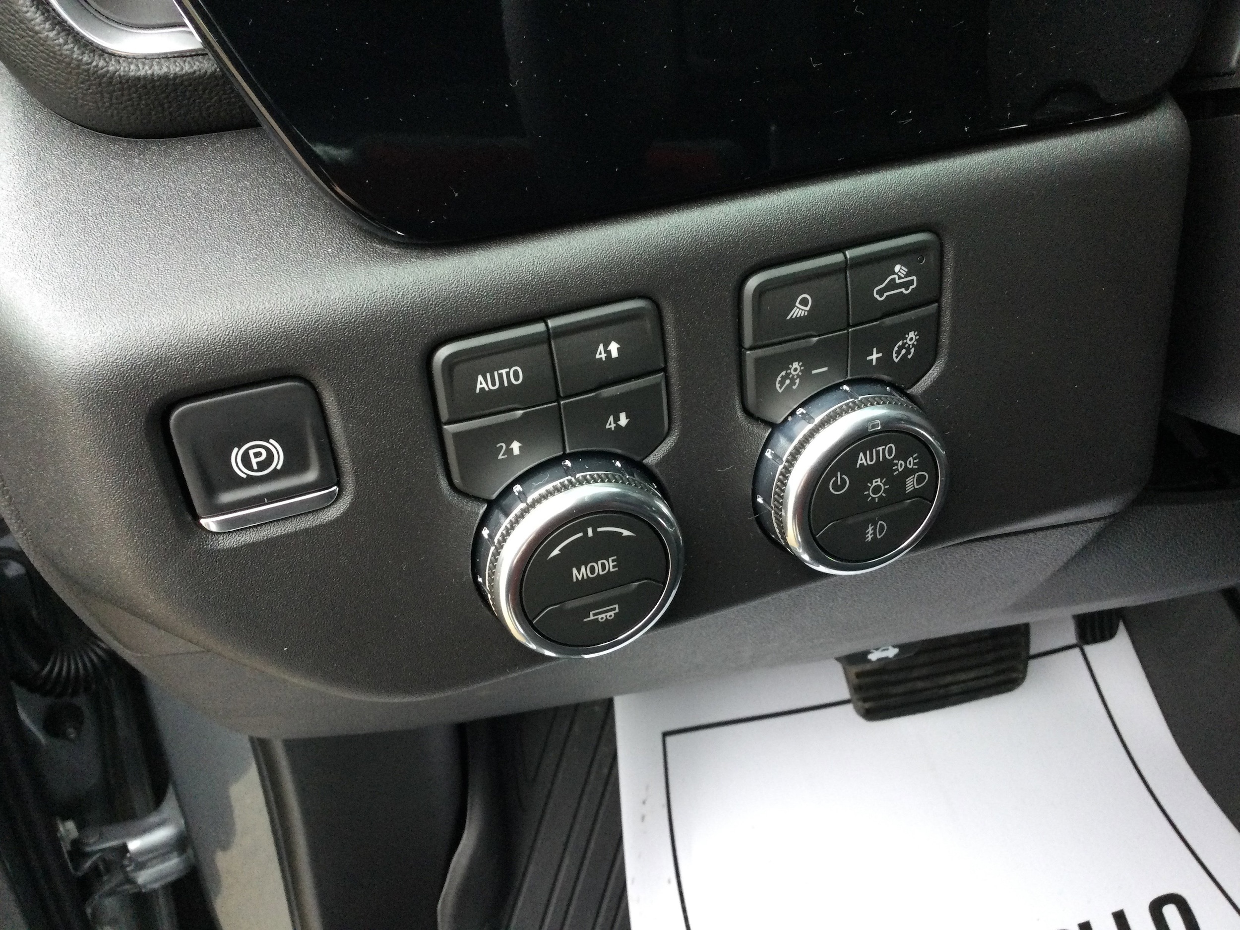 2026 GMC Sierra 1500 SLT - Photo 12