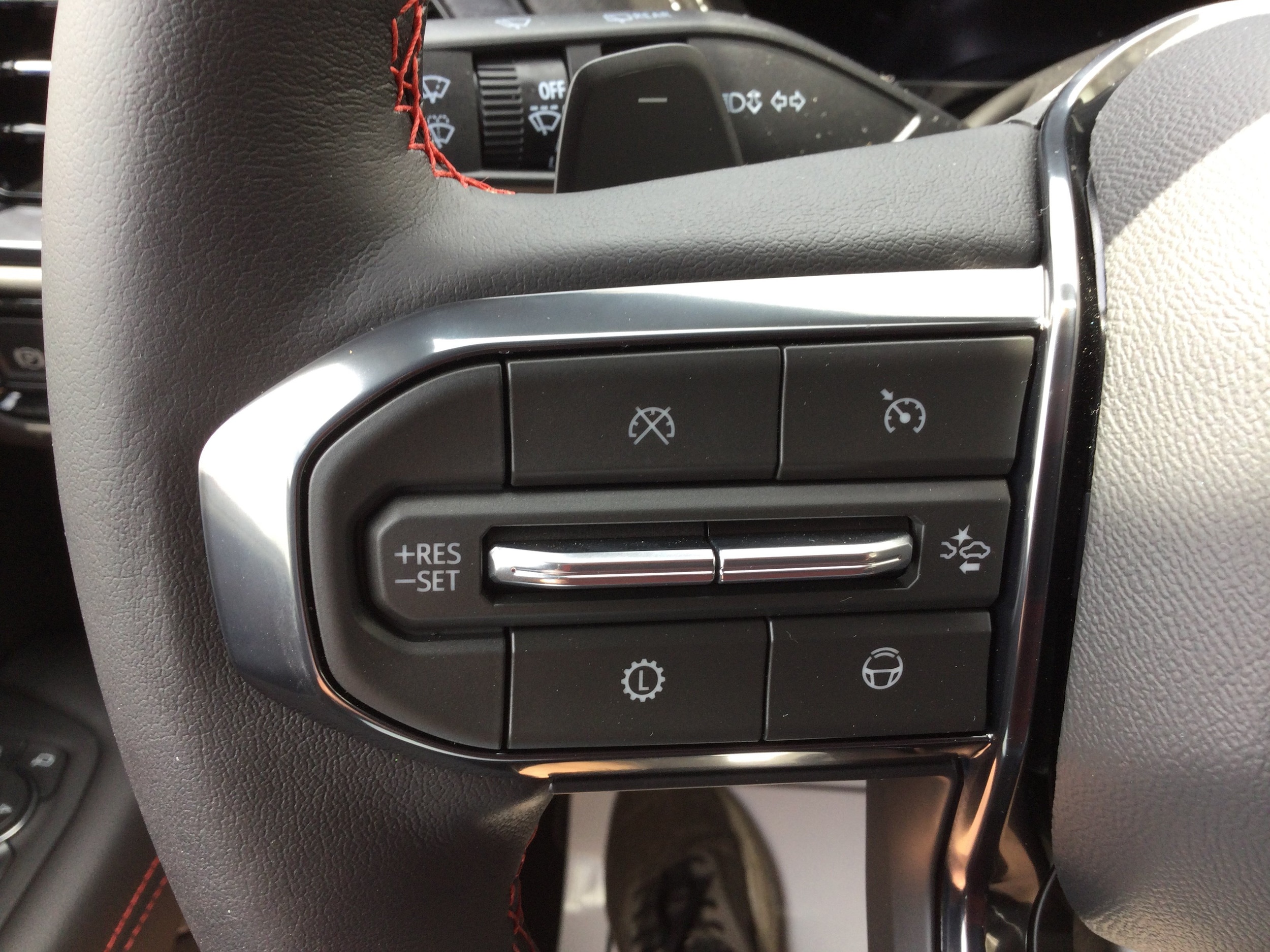 2026 GMC Yukon XL AT4 Ultimate - Photo 16