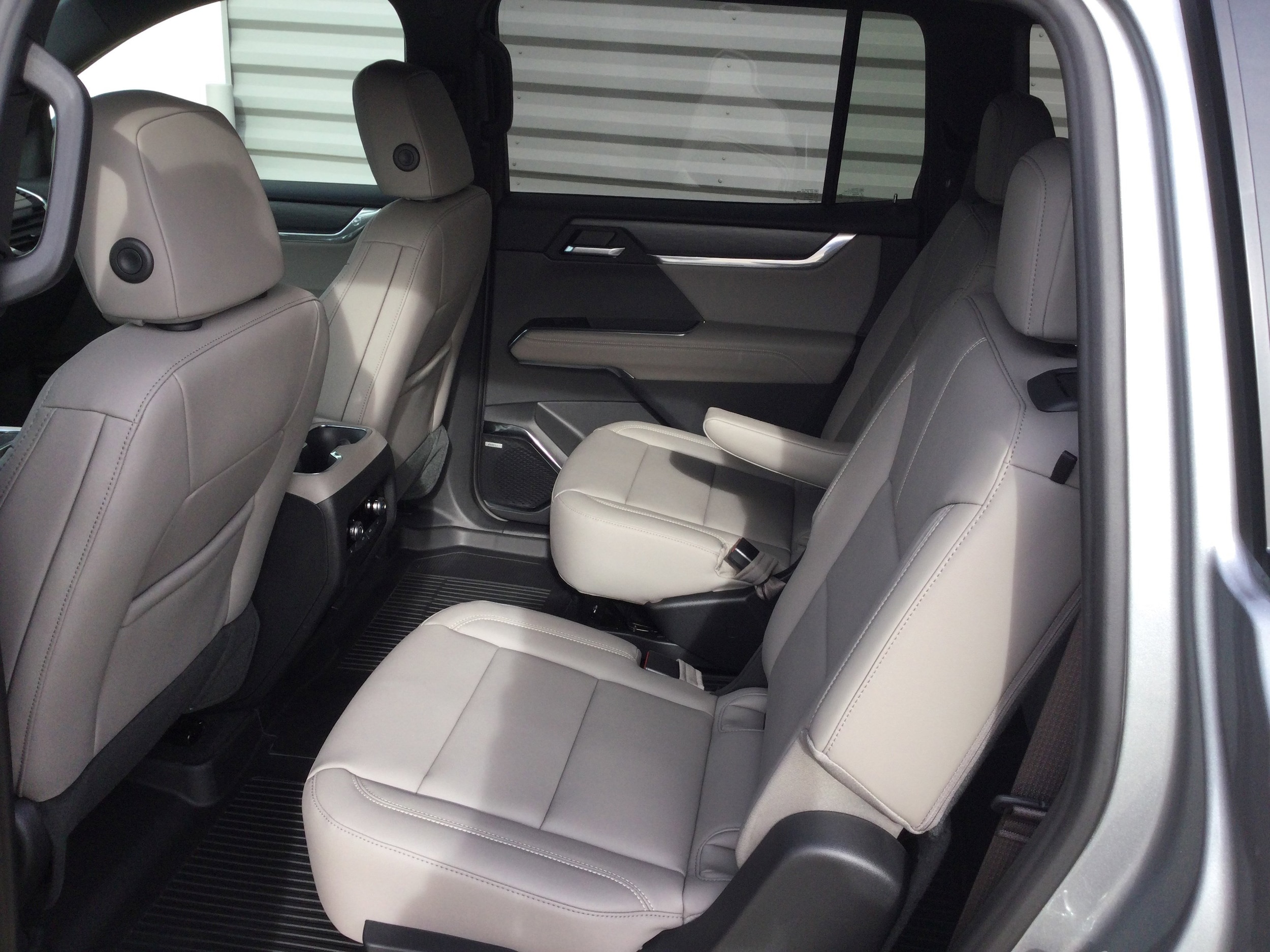 2026 GMC Acadia Elevation - Photo 6