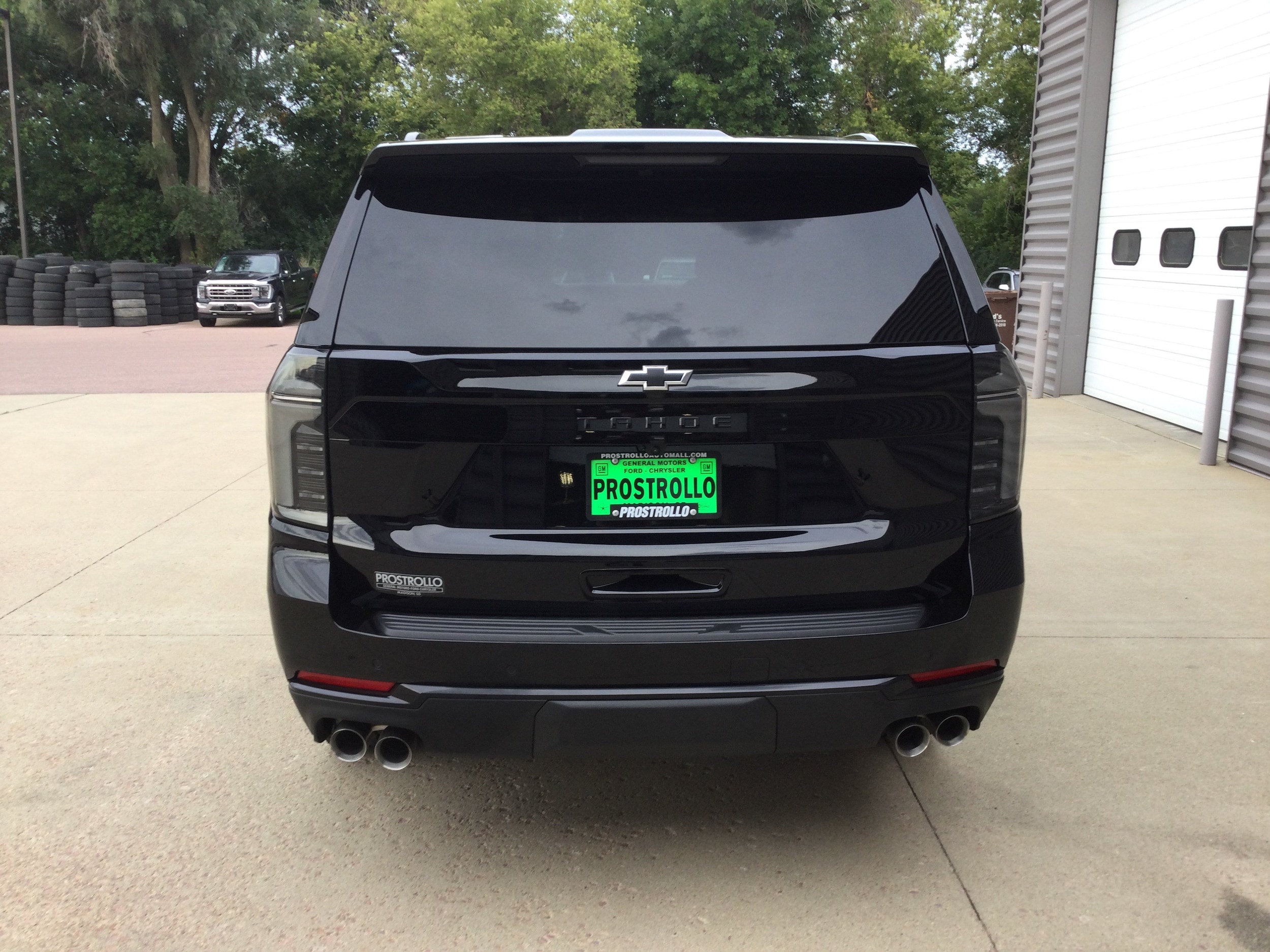 2026 Chevrolet Tahoe Z71 - Photo 4
