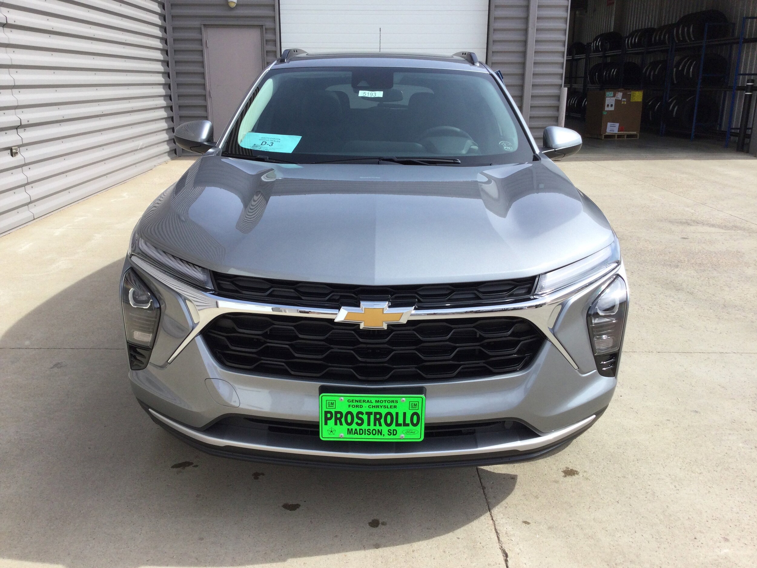 2025 Chevrolet Trax LT photo 3