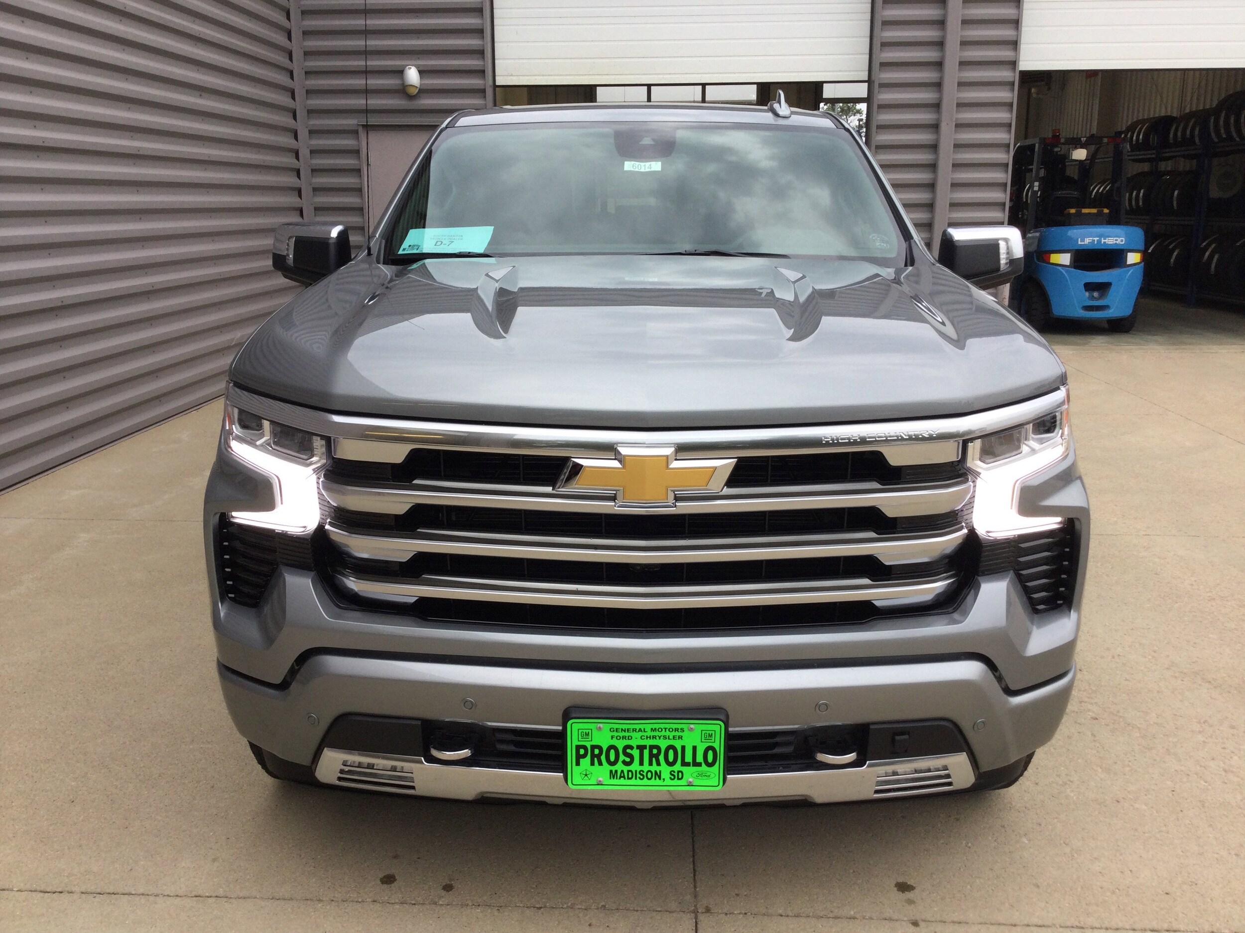 2026 Chevrolet Silverado 1500 High Country photo 3