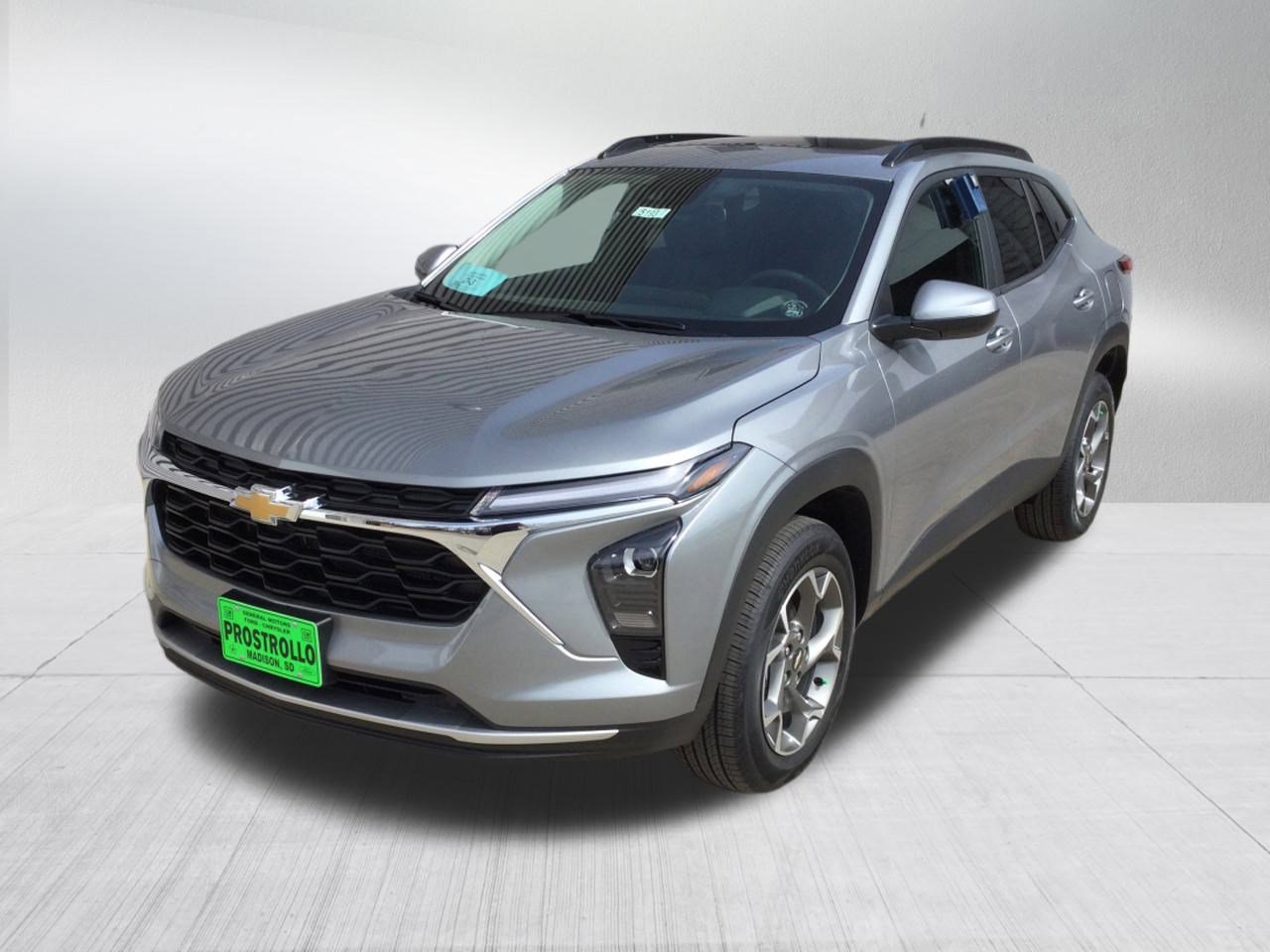 2025 Chevrolet Trax LT photo 2