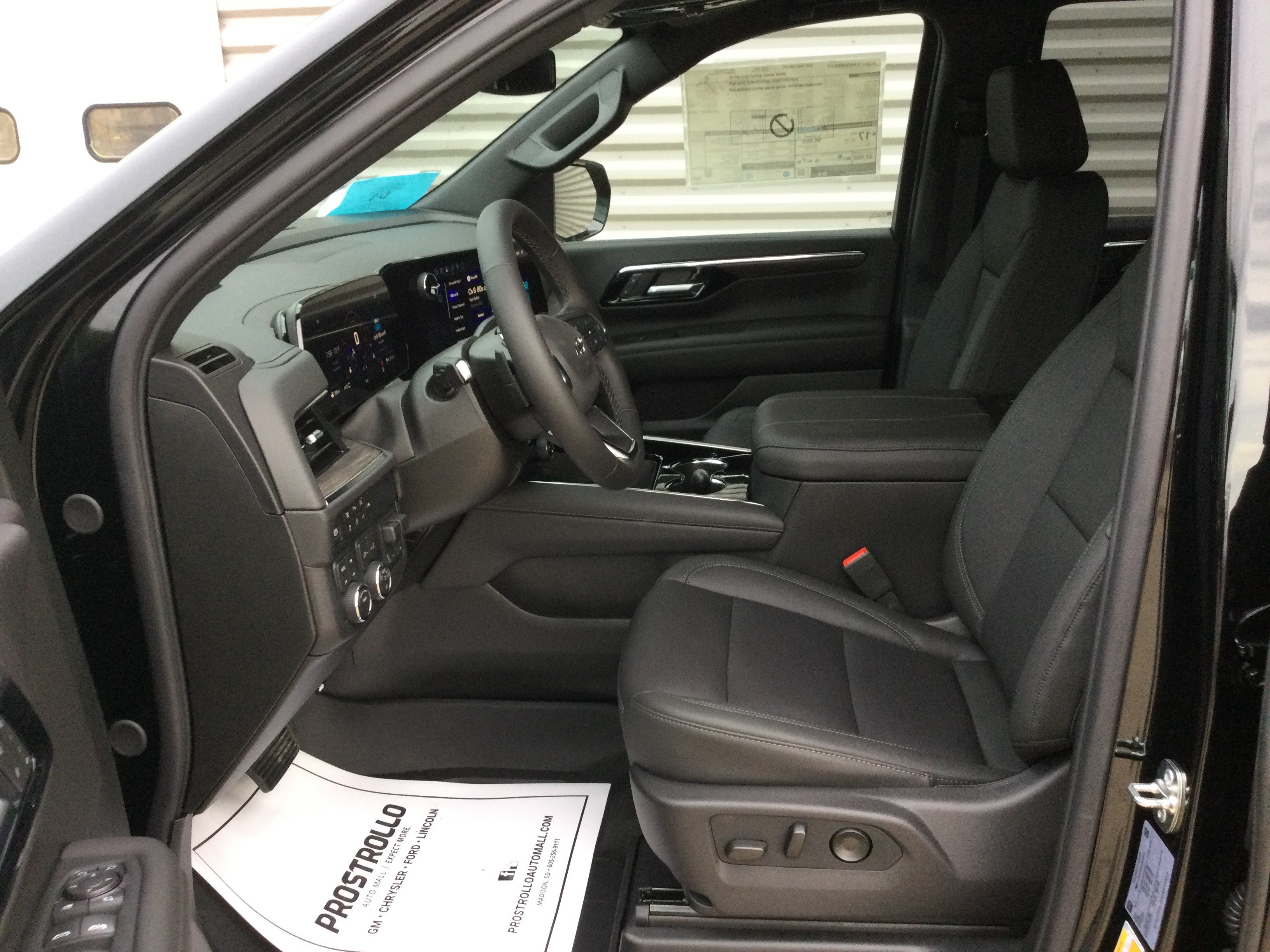 2026 Chevrolet Tahoe Z71 - Photo 8