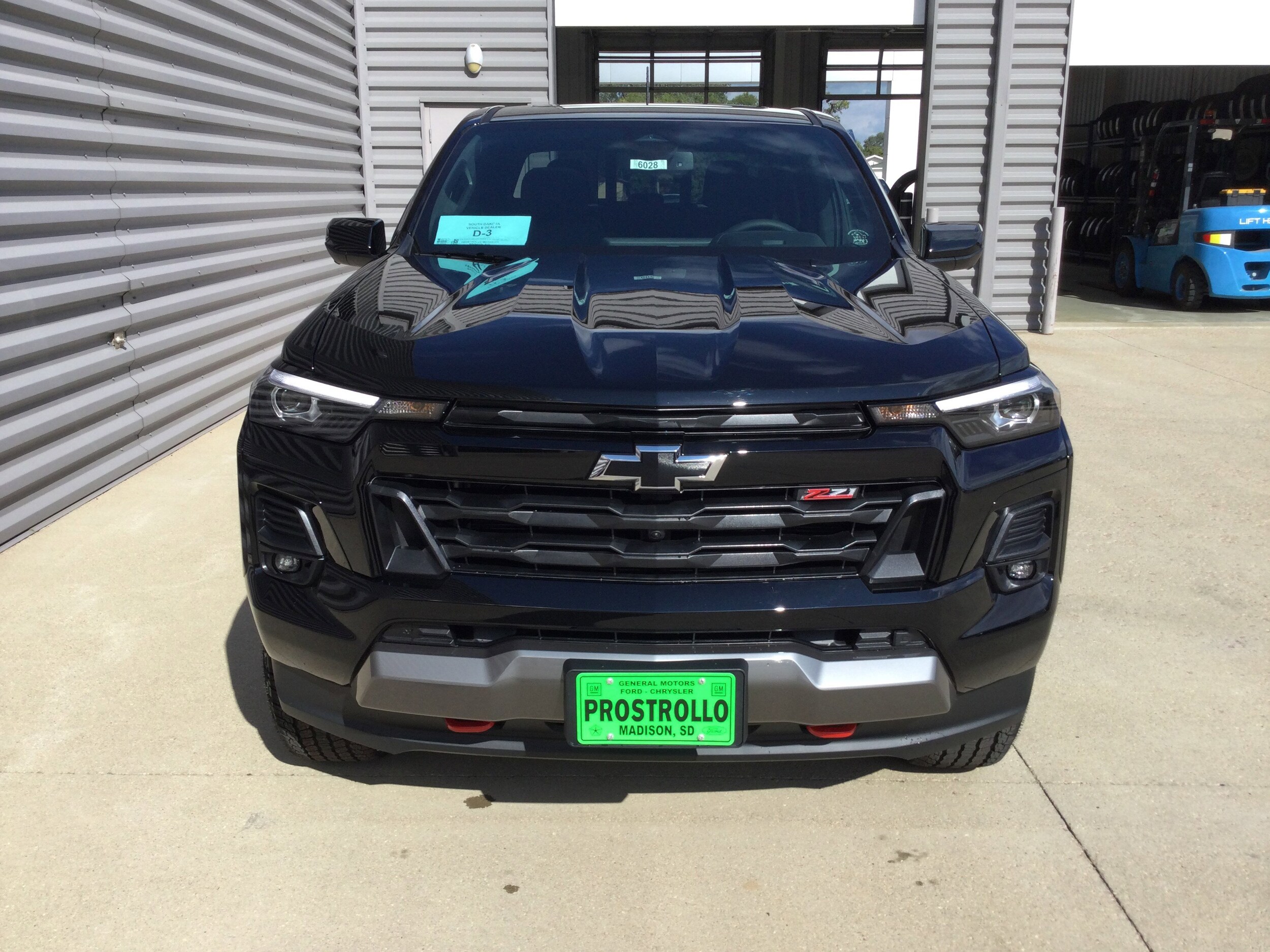 2026 Chevrolet Colorado Z71 photo 3
