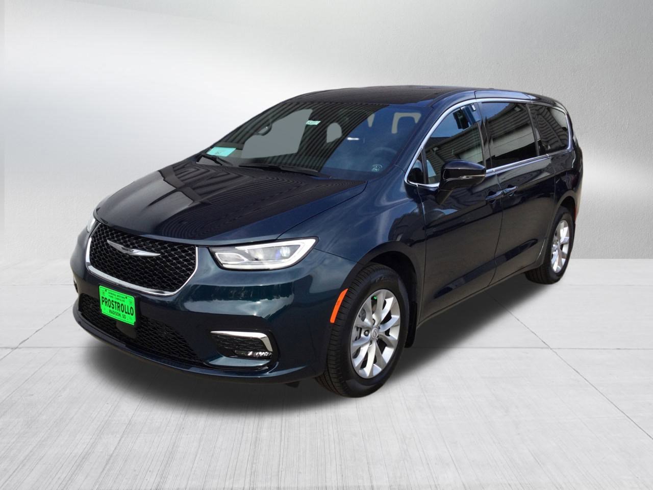 2025 Chrysler Pacifica photo 2
