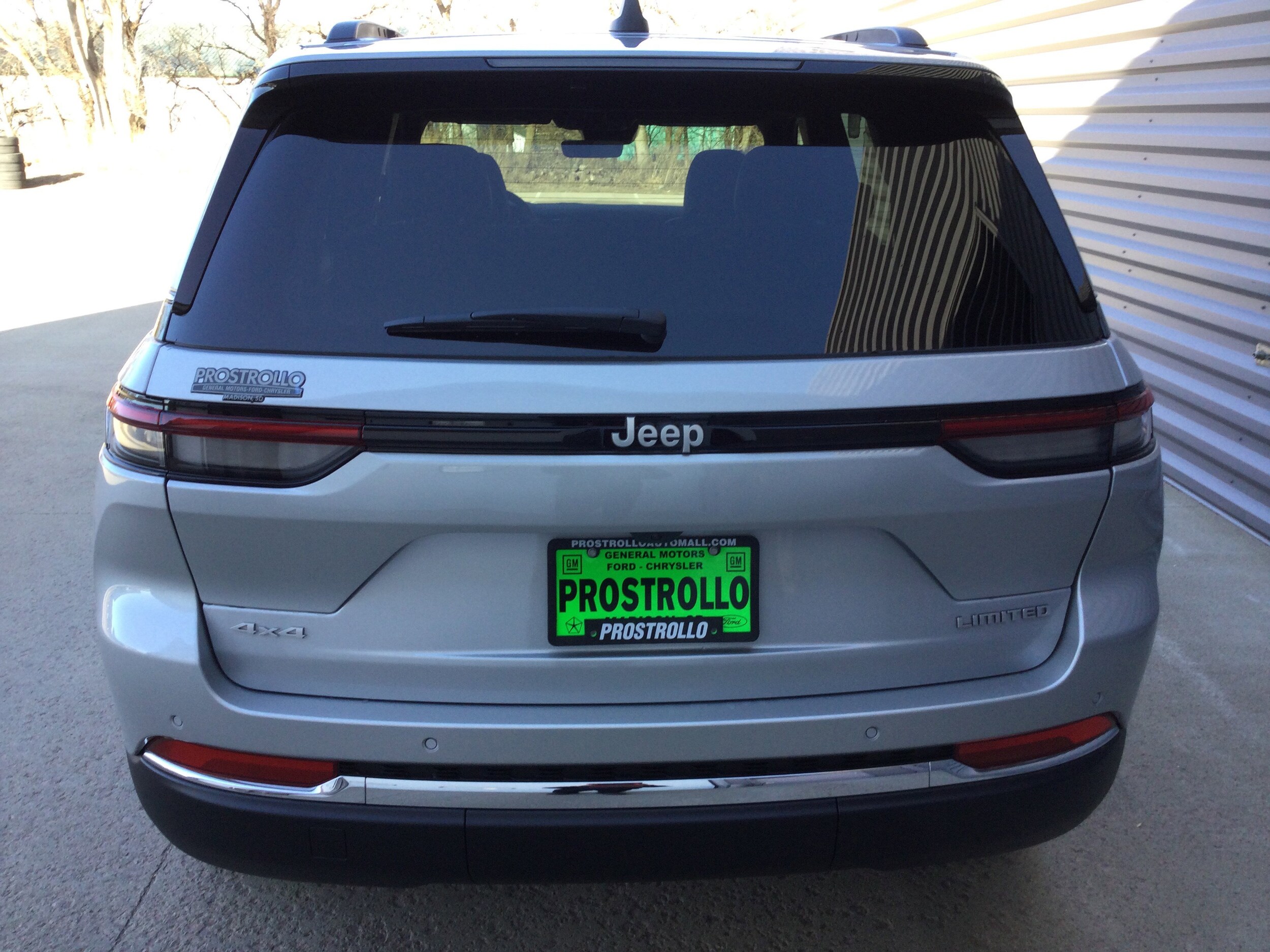 2025 Jeep Grand Cherokee Limited photo 4