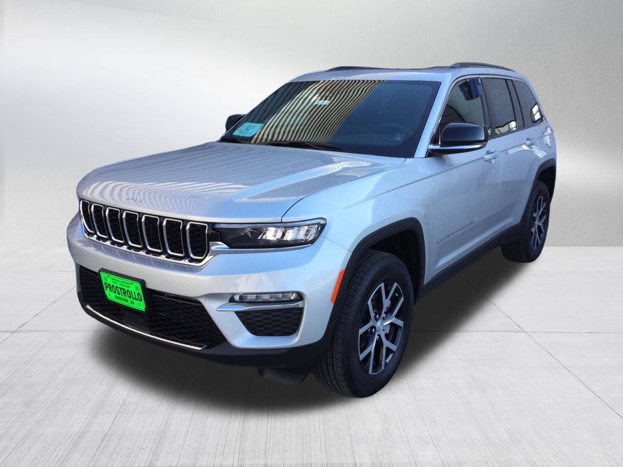 2025 Jeep Grand Cherokee Limited photo 2