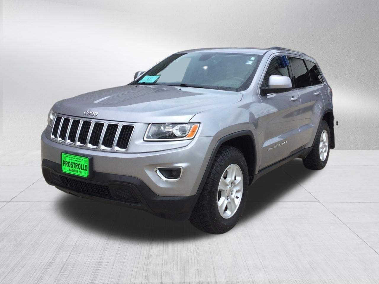Used 2015 Jeep Grand Cherokee Laredo E with VIN 1C4RJFAG6FC736449 for sale in Madison, SD