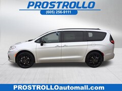 2026 Chrysler Pacifica LIMITED AWD Passenger Van