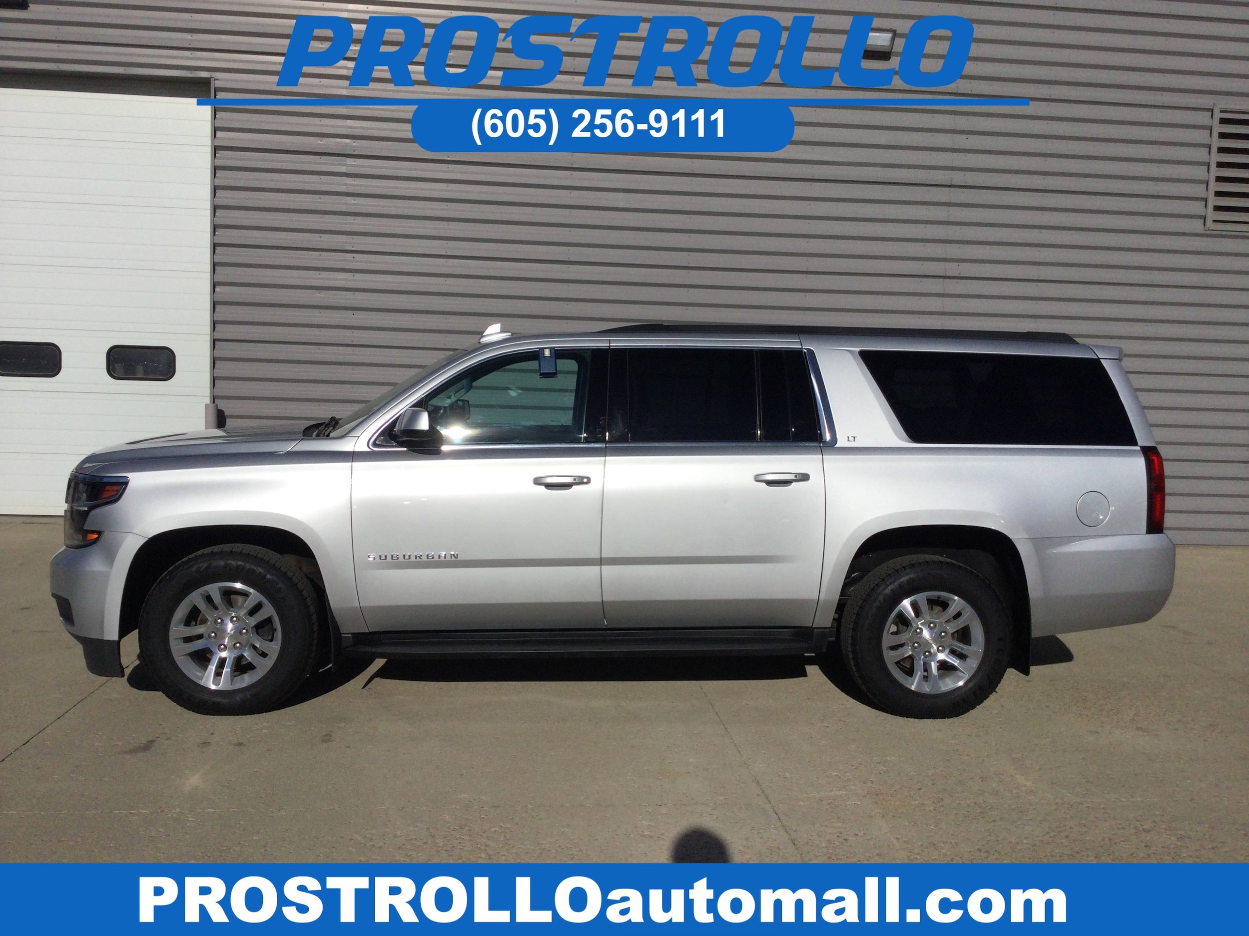 2020 Chevrolet Suburban LT's photo