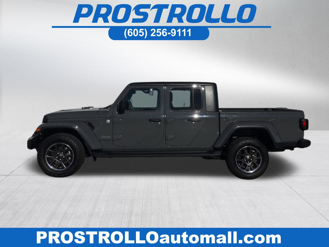 2021 Jeep Gladiator Overland's photo