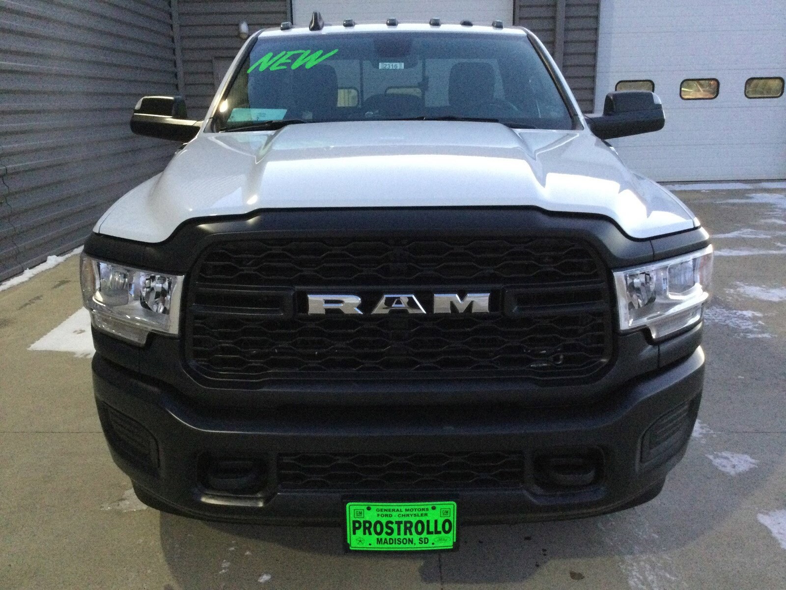 2022 Ram 2500 Tradesman photo 3
