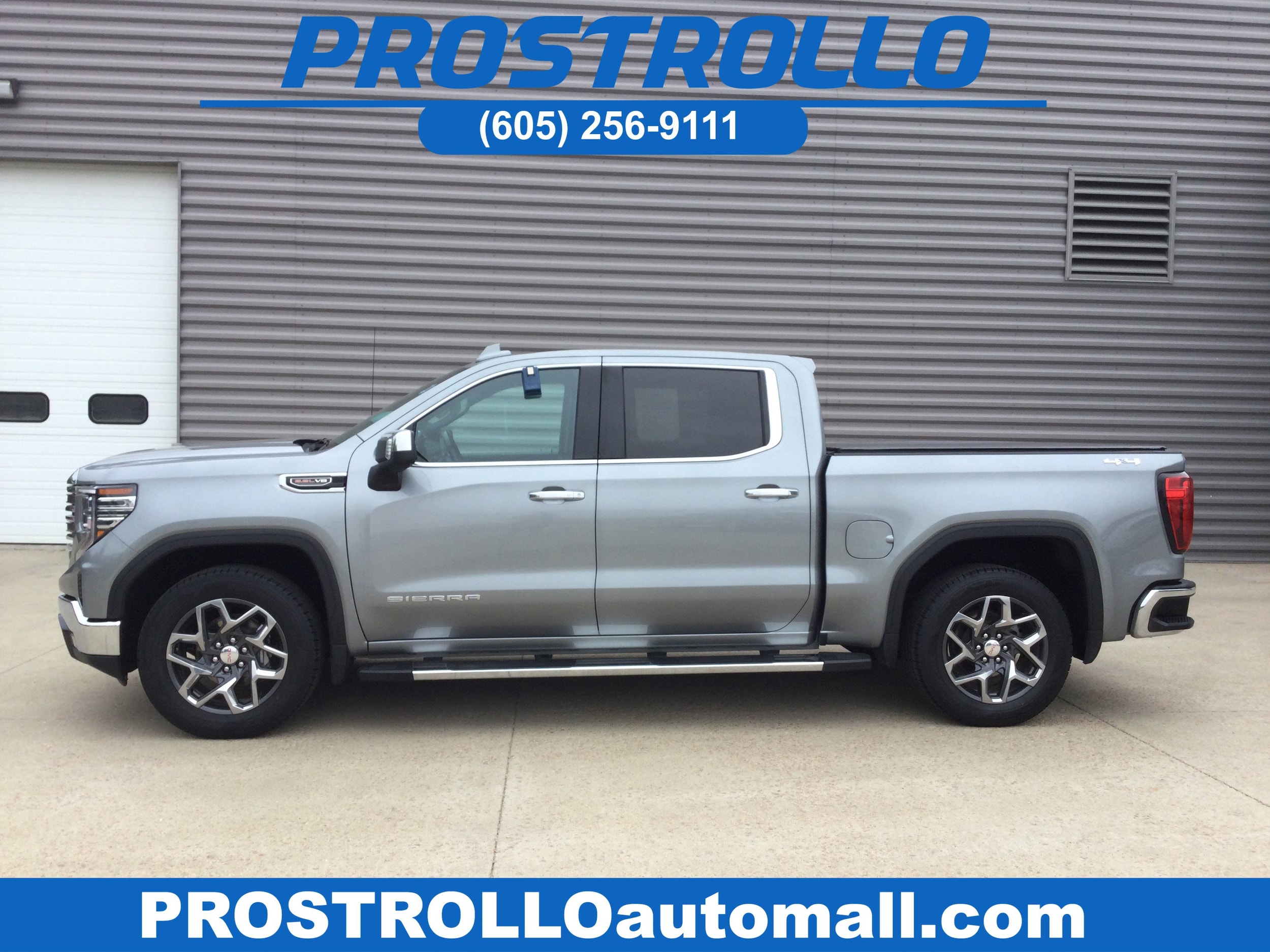 2023 GMC Sierra 4WD Crew Cab Short Box SLT's photo