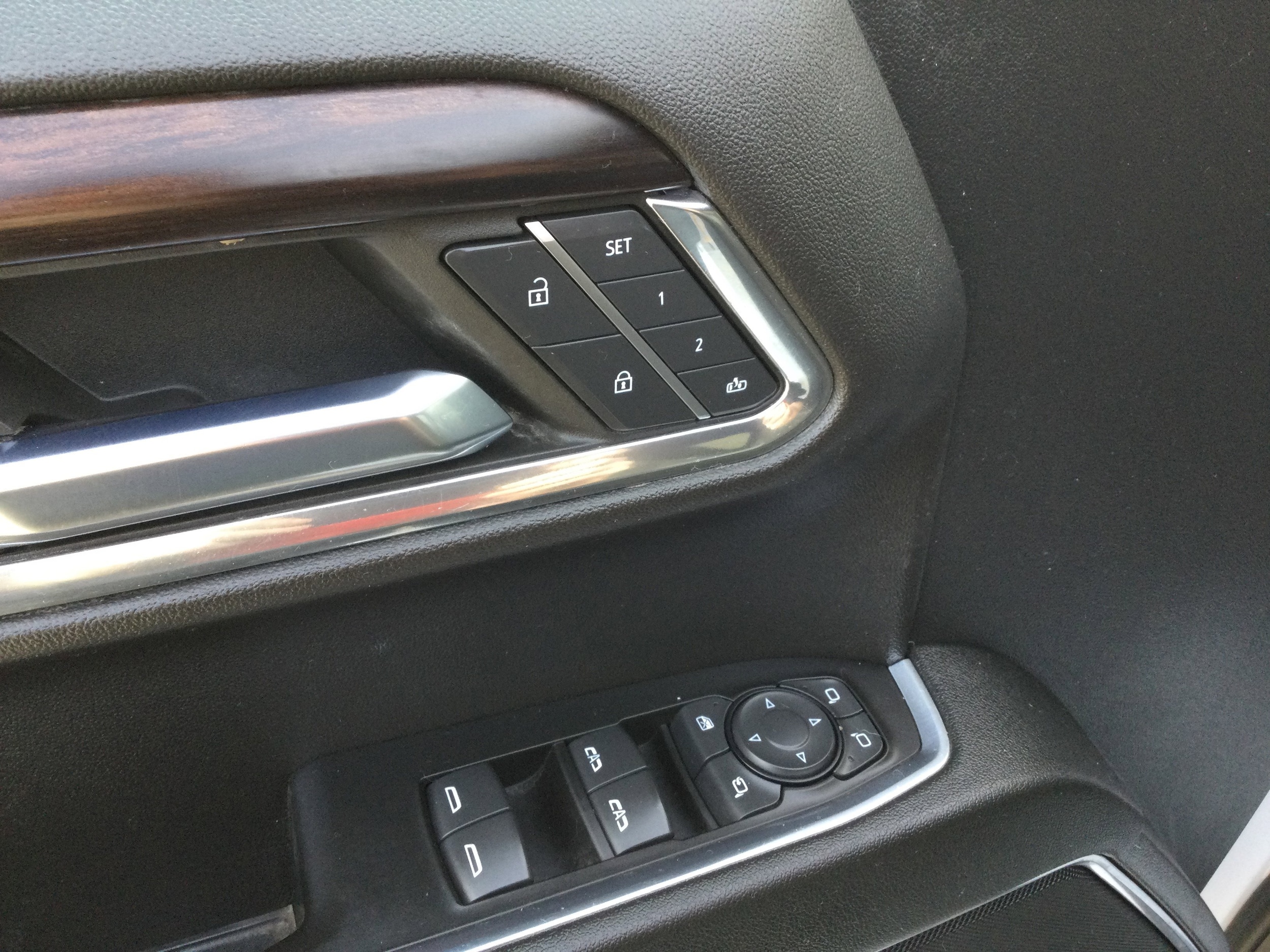 2024 GMC Sierra 1500 SLT - Photo 9