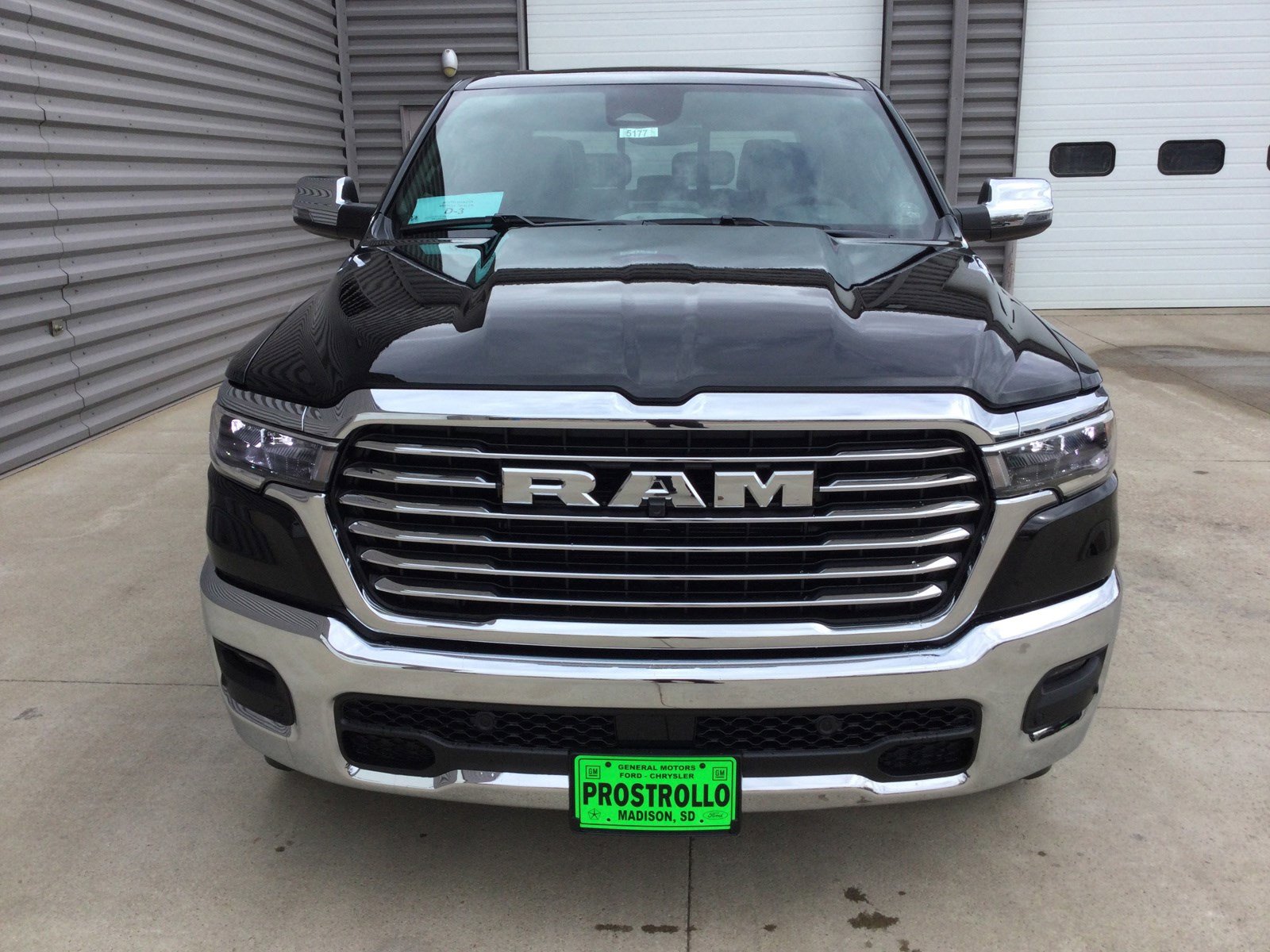 2025 Ram 1500 Laramie photo 3