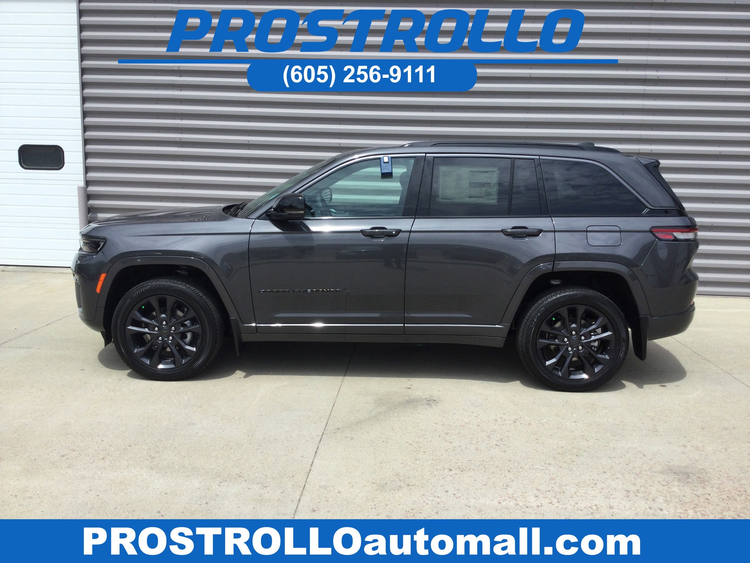 2026 Jeep Grand Cherokee Limited Reserve 4x4's photo