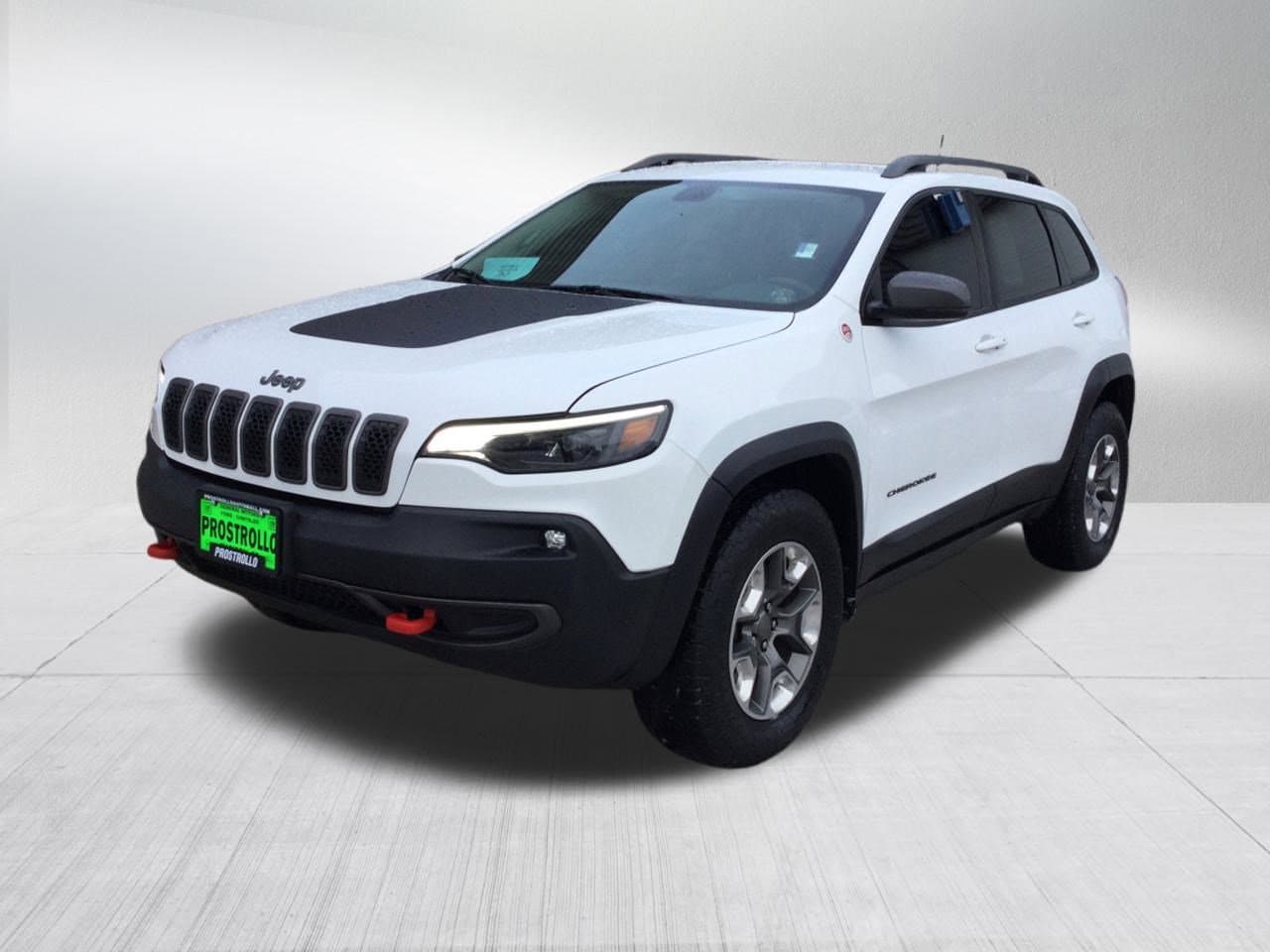 Used 2019 Jeep Cherokee Trailhawk with VIN 1C4PJMBX2KD261283 for sale in Madison, SD