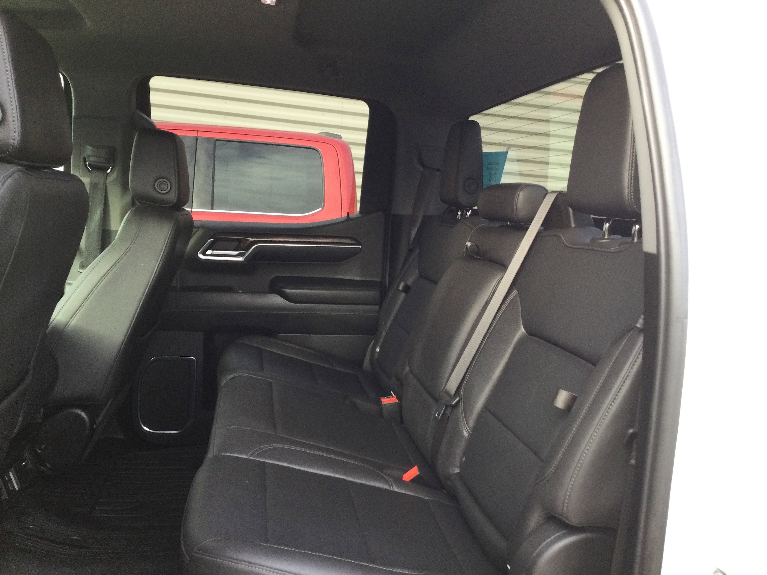 2024 GMC Sierra 1500 SLT - Photo 6