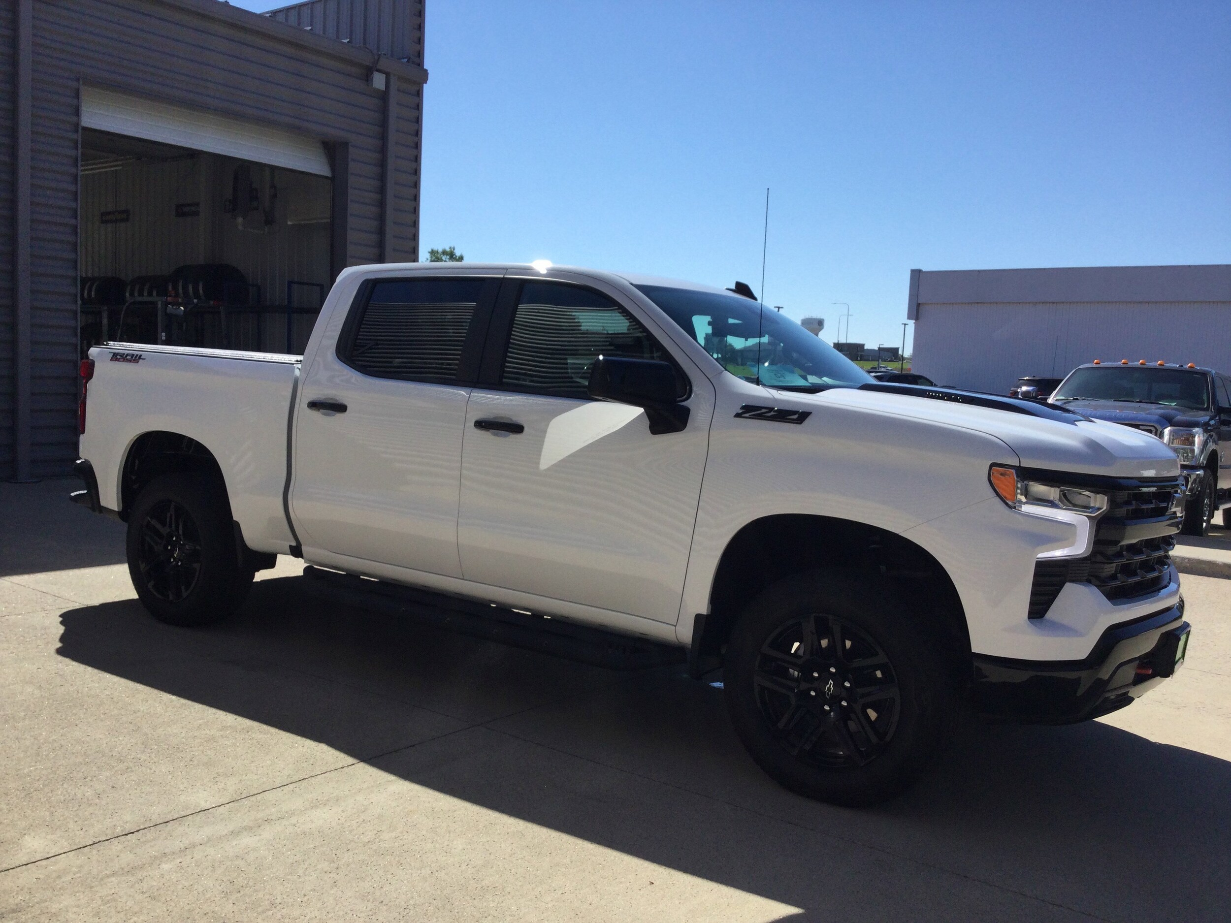 2025 Chevrolet Silverado 1500 LT Trail Boss photo 3