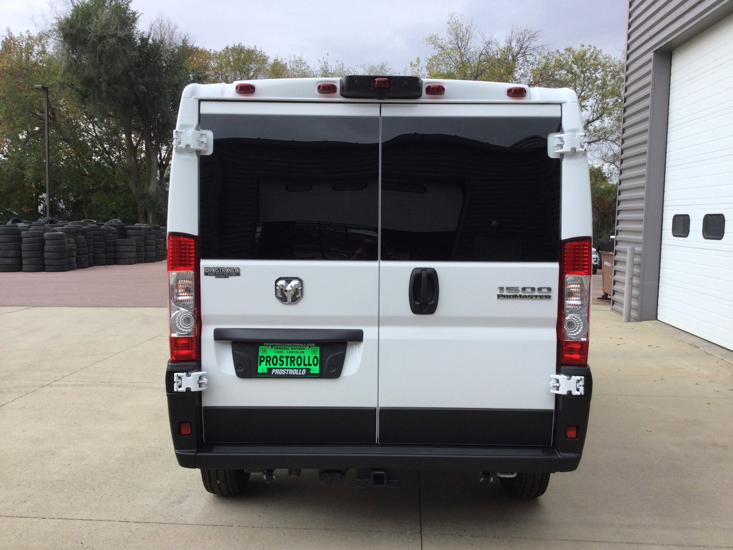 2026 Ram ProMaster 1500 Tradesman Cargo Van photo 3