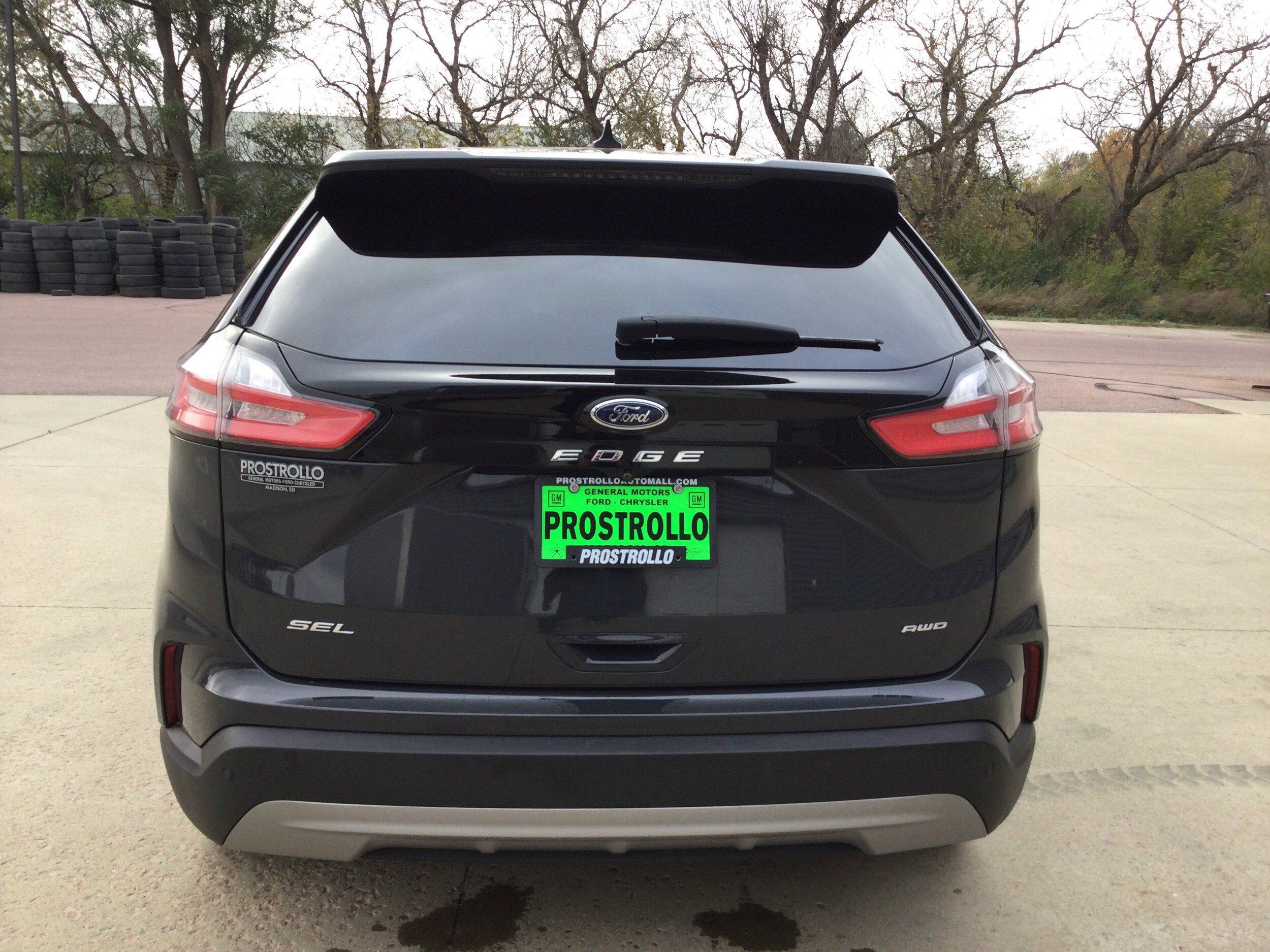 2021 Ford Edge Titanium photo 4