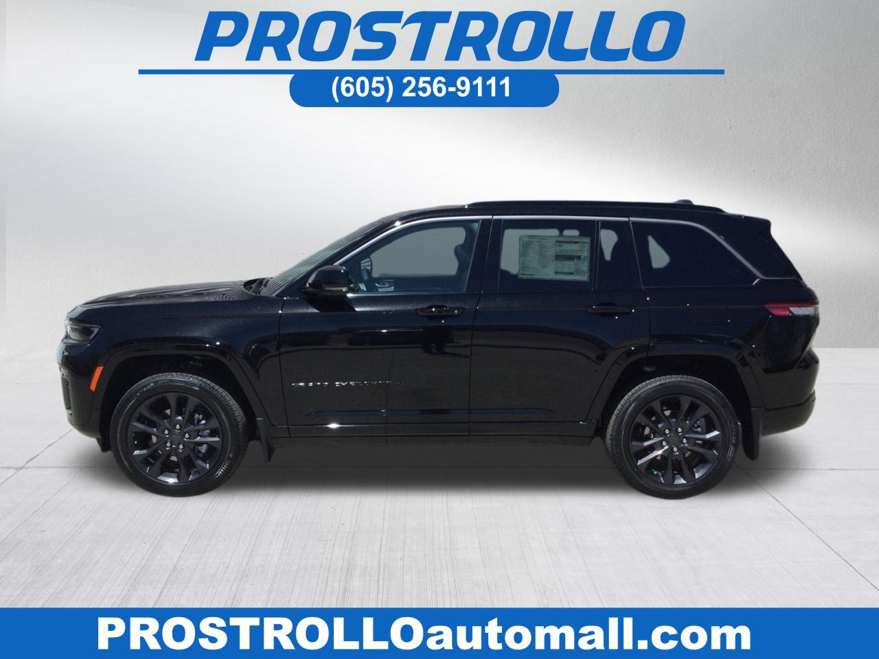 2026 Jeep Grand Cherokee Limited Reserve 4x4's photo