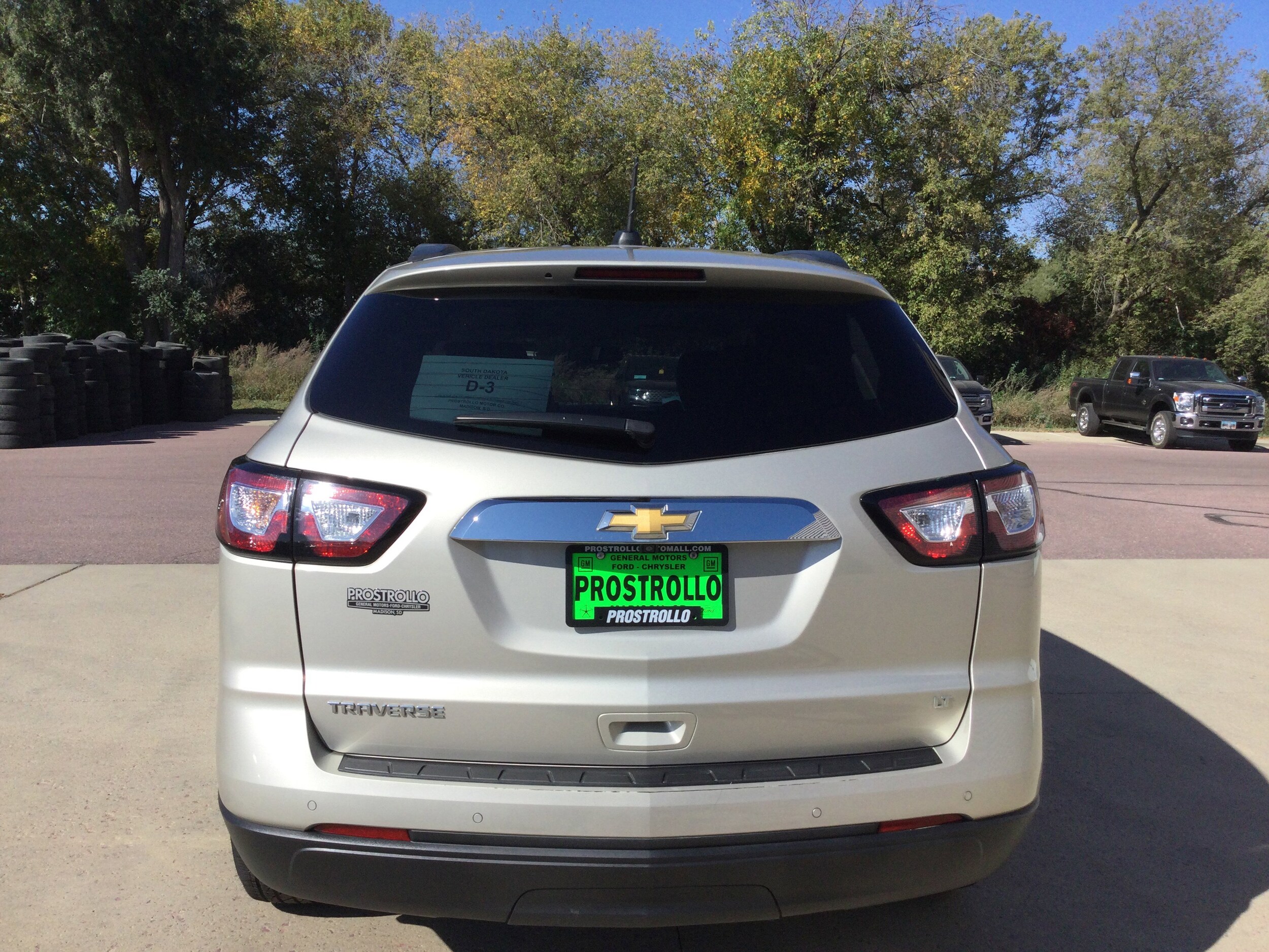 2017 Chevrolet Traverse 2LT photo 4