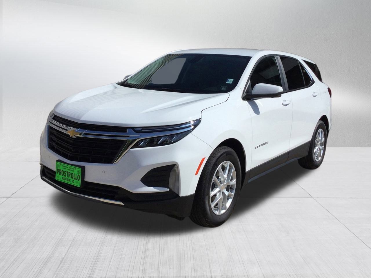 Used 2022 Chevrolet Equinox LT with VIN 3GNAXKEV3NS226637 for sale in Madison, SD