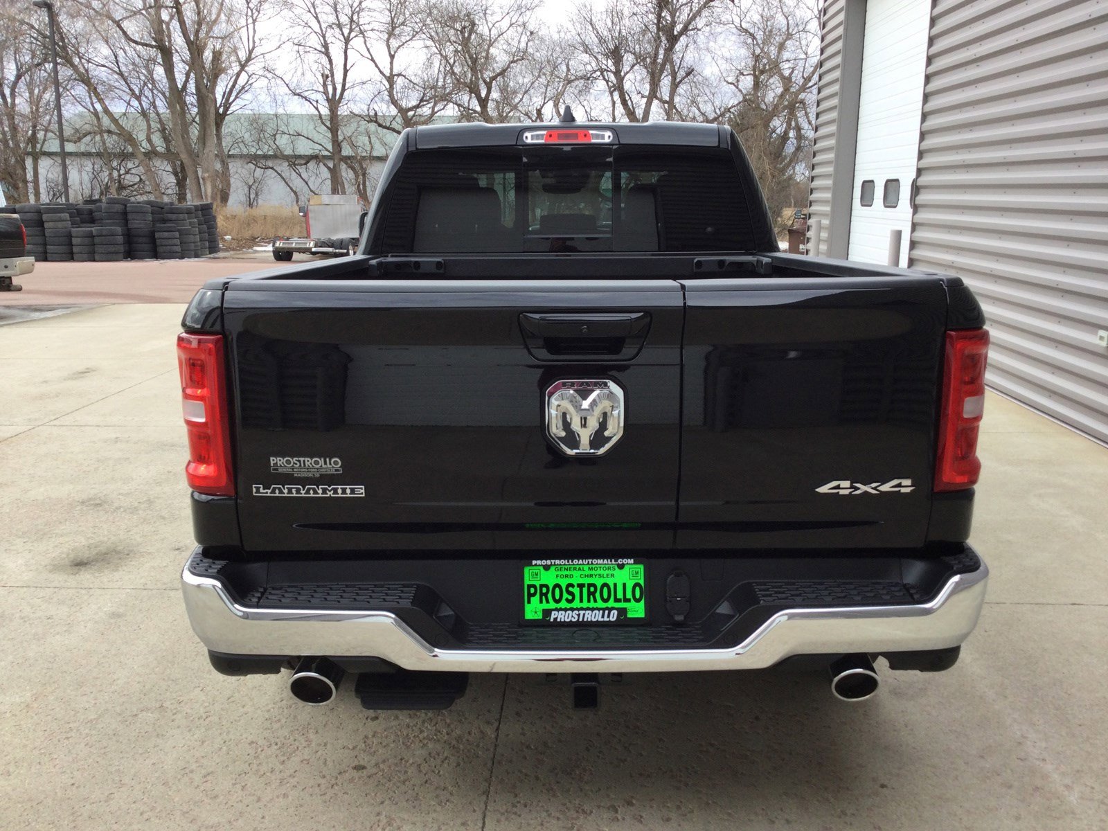 2025 Ram 1500 Laramie photo 4