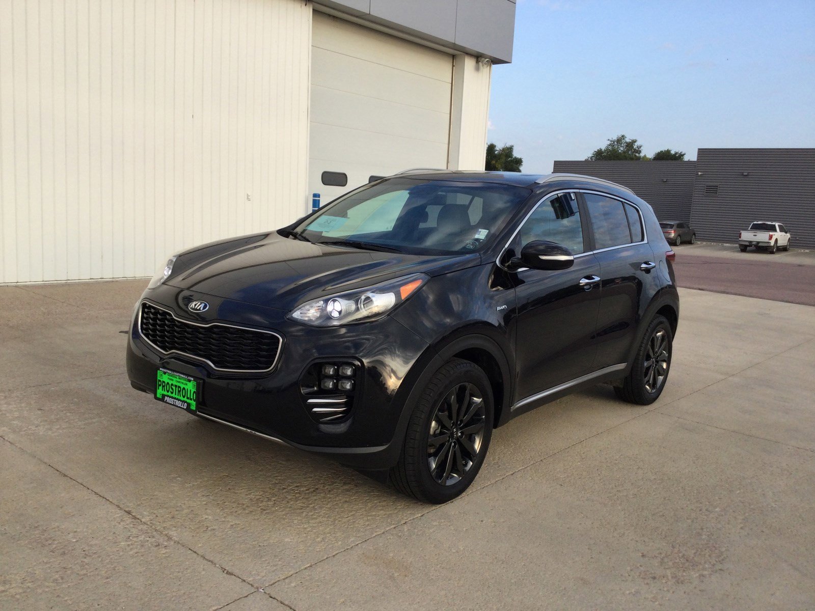 Used 2018 Kia Sportage EX with VIN KNDPNCAC1J7468919 for sale in Madison, SD