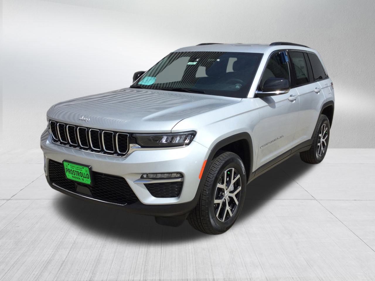 2025 Jeep Grand Cherokee Limited photo 2