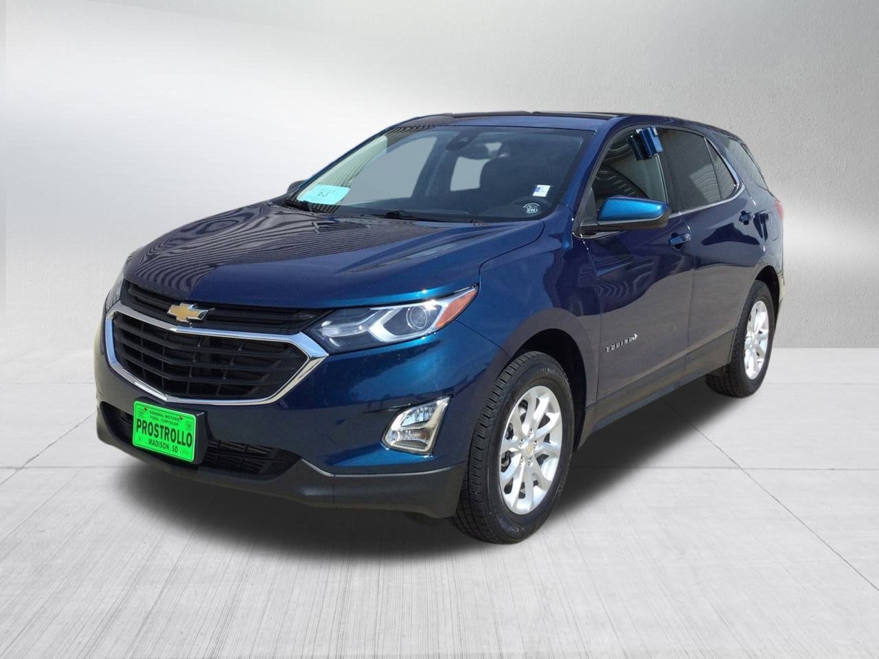 Used 2020 Chevrolet Equinox LT with VIN 2GNAXUEV5L6168747 for sale in Madison, SD