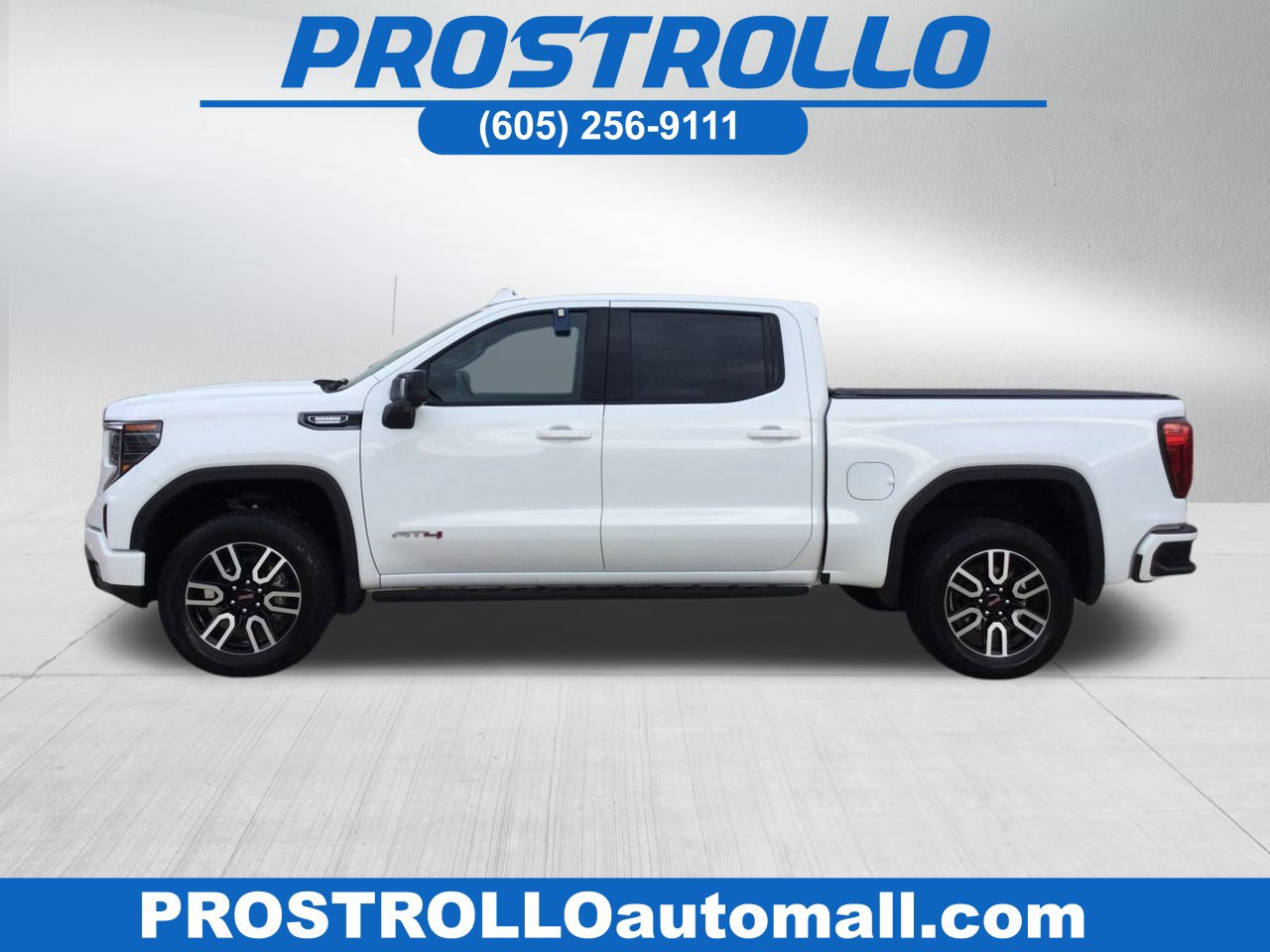 2022 GMC Sierra 1500 AT4's photo