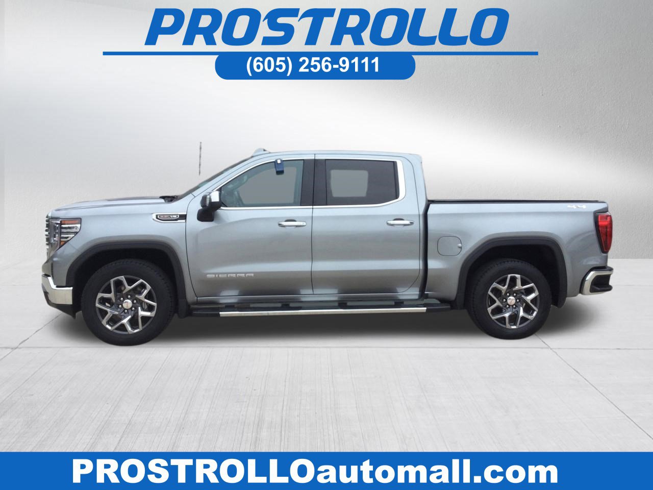 2023 GMC Sierra 4WD Crew Cab Short Box SLT's photo