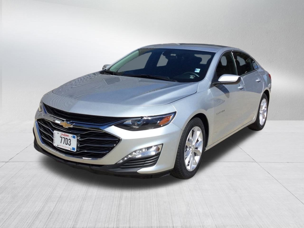 Used 2019 Chevrolet Malibu 1LT with VIN 1G1ZD5ST4KF199076 for sale in Madison, SD