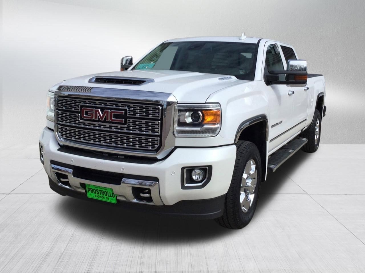 Used 2019 GMC Sierra 3500 Denali HD Denali with VIN 1GT42WEY8KF122876 for sale in Madison, SD