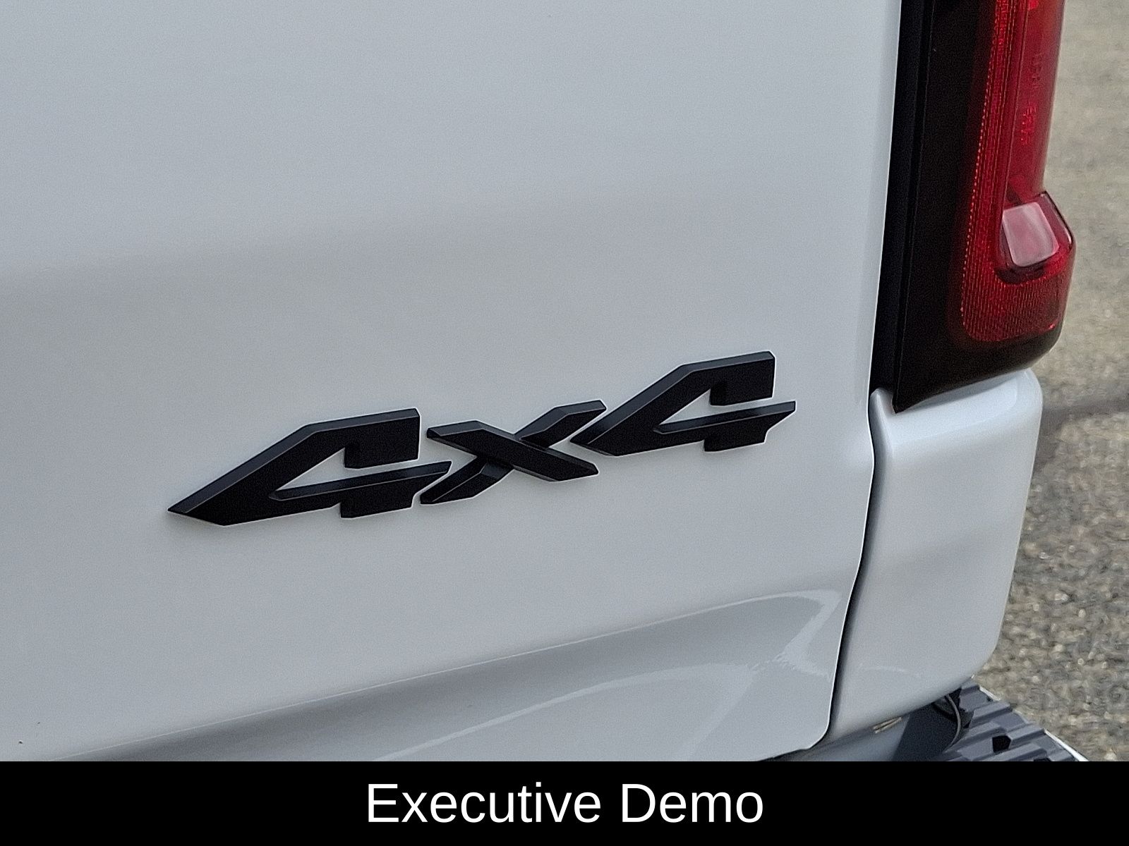 2026 RAM 1500 Laramie - Photo 15