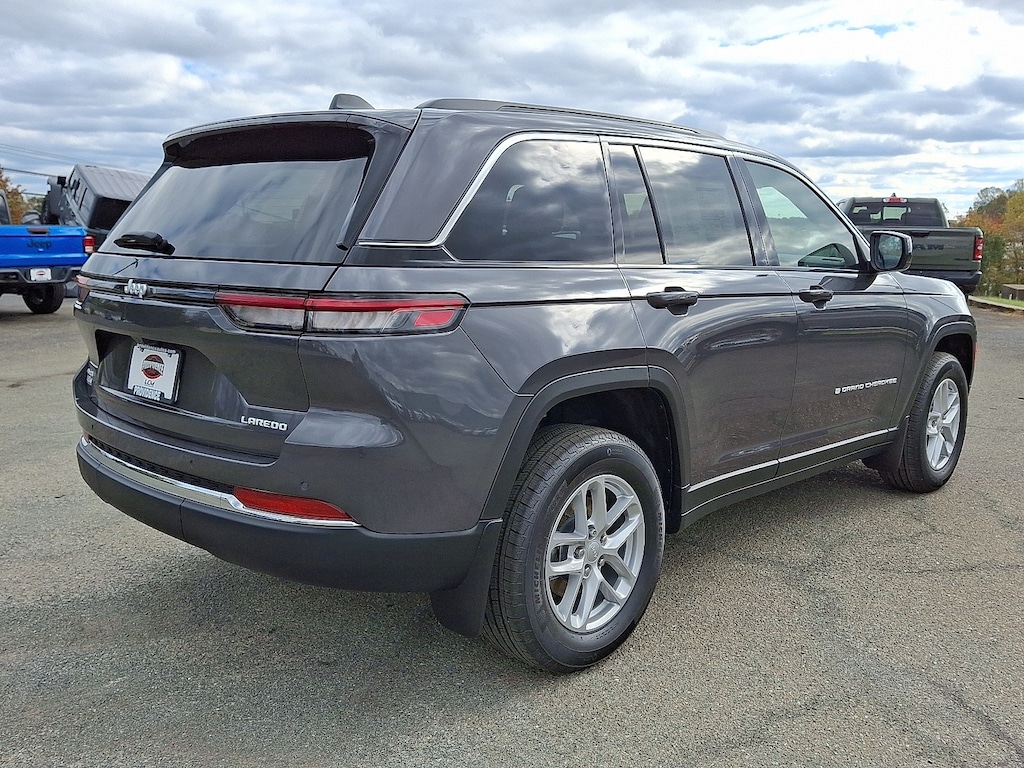 New 2025 Jeep Grand Cherokee LAREDO X 4X4 Sport Utility