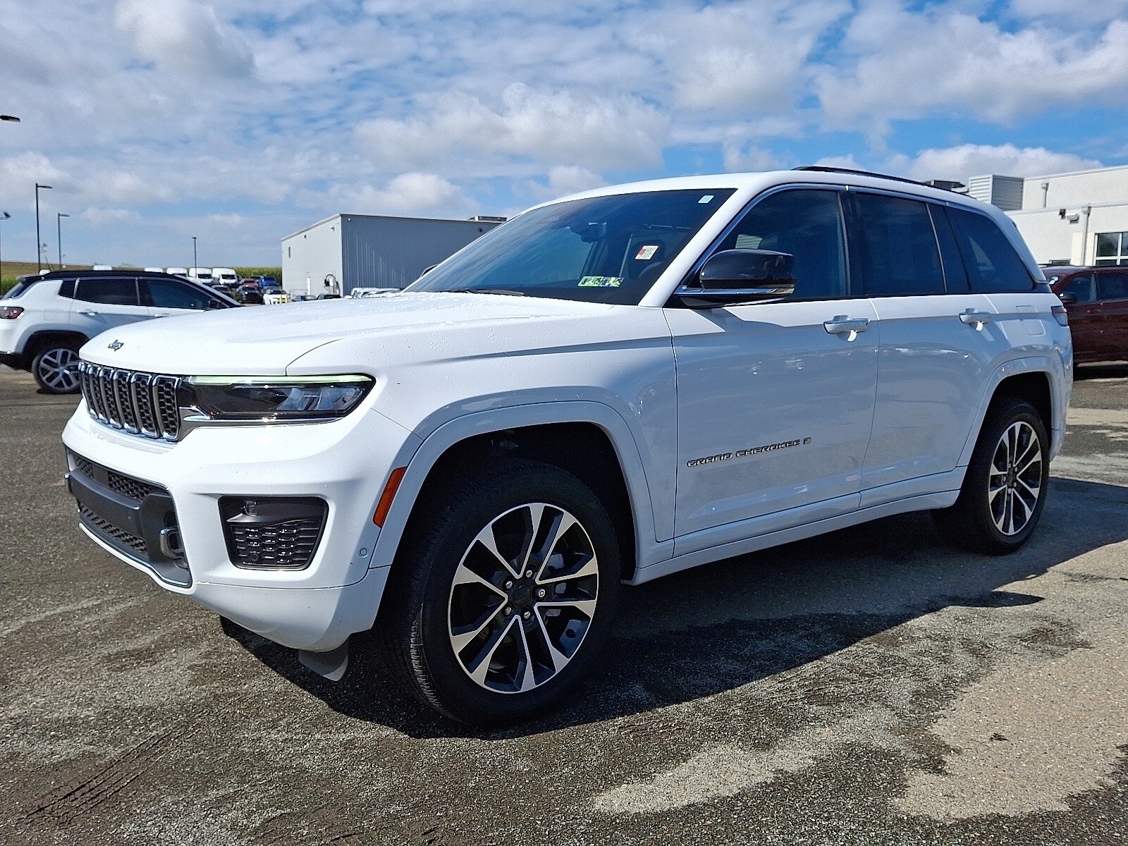 2023 Jeep Grand Cherokee Overland photo 3