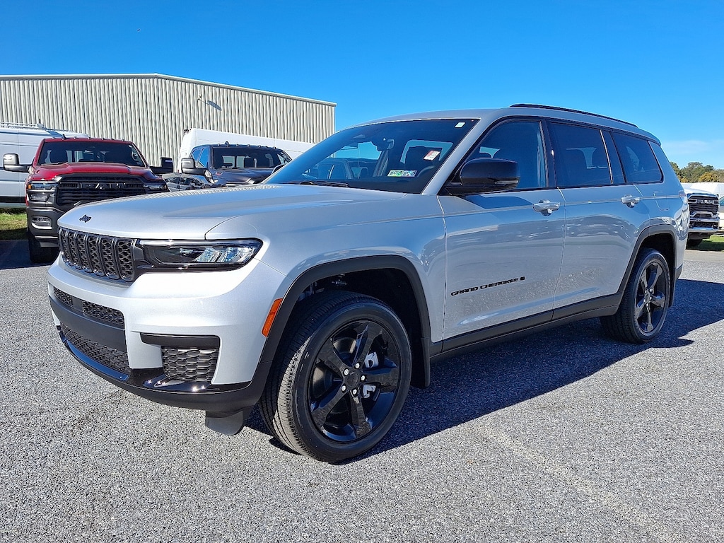 New 2025 Jeep Grand Cherokee L ALTITUDE X 4X4 Sport Utility