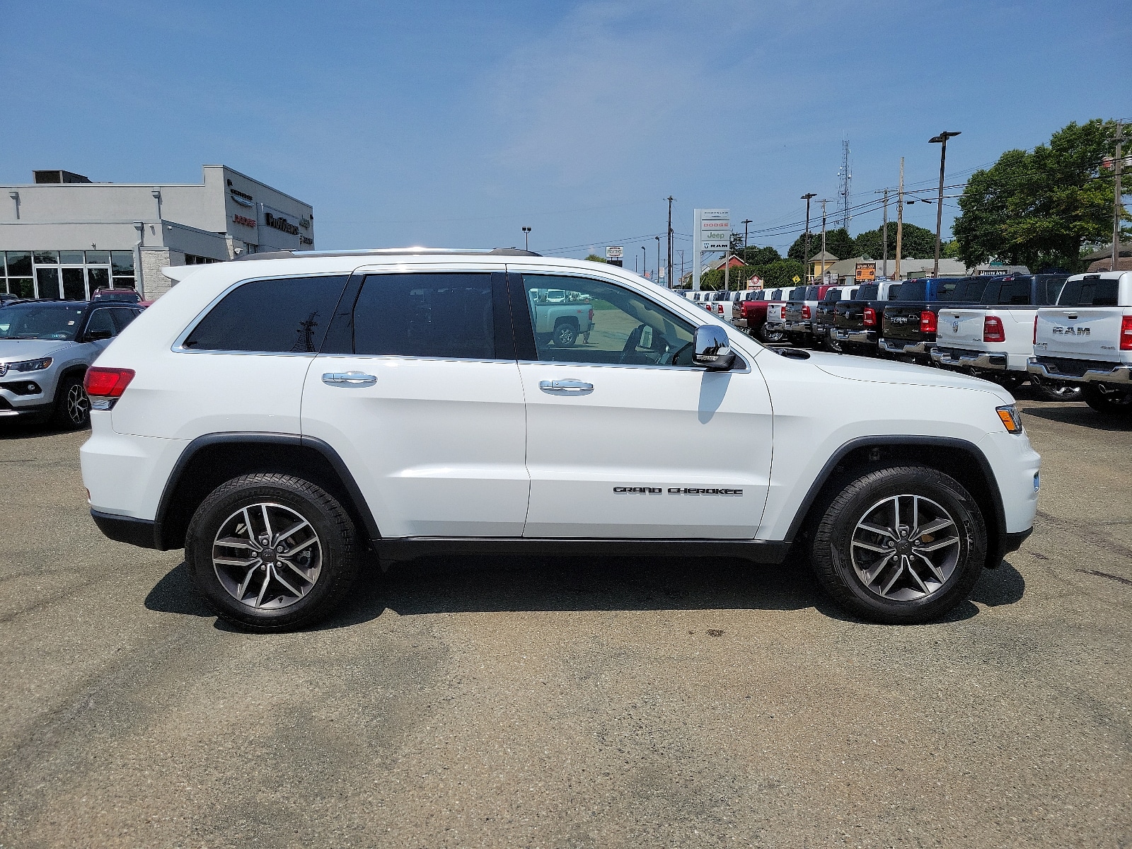 Used 2021 Jeep Grand Cherokee Limited with VIN 1C4RJFBG7MC715735 for sale in Quarryville, PA