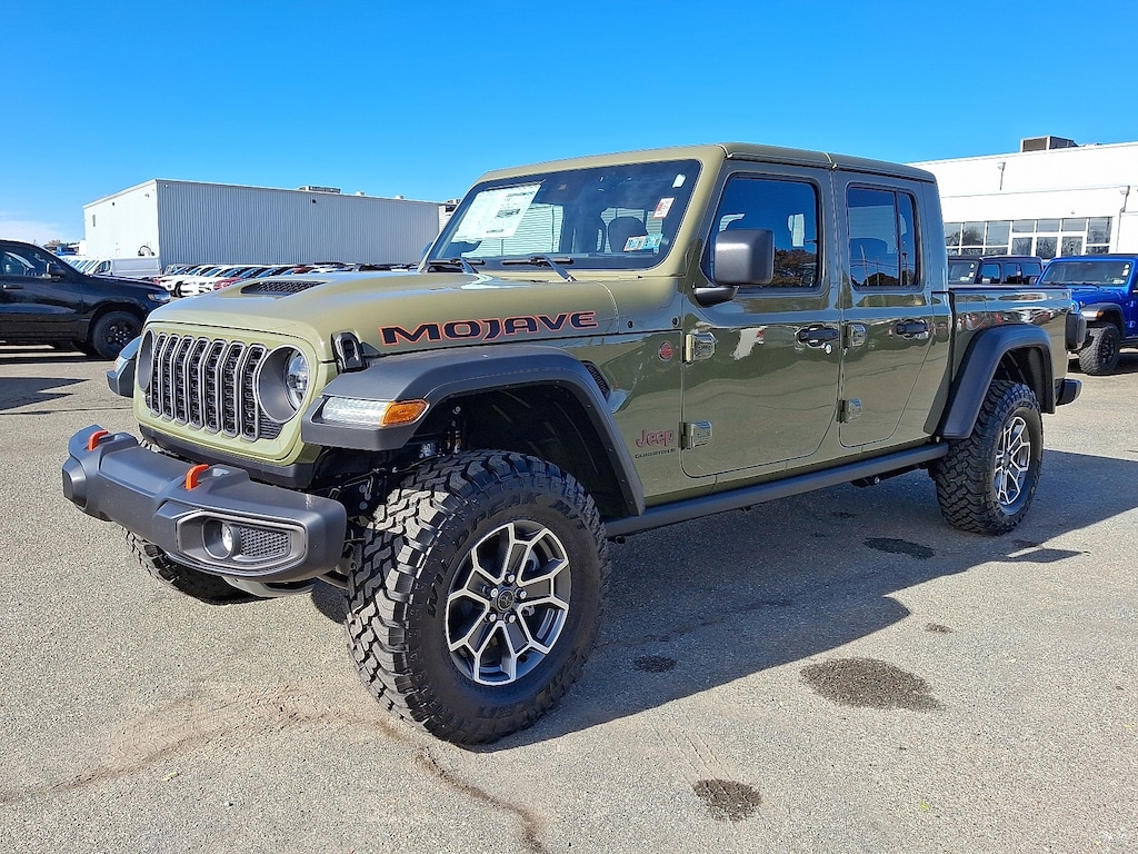 New 2025 Jeep Gladiator MOJAVE 4X4 Pickup