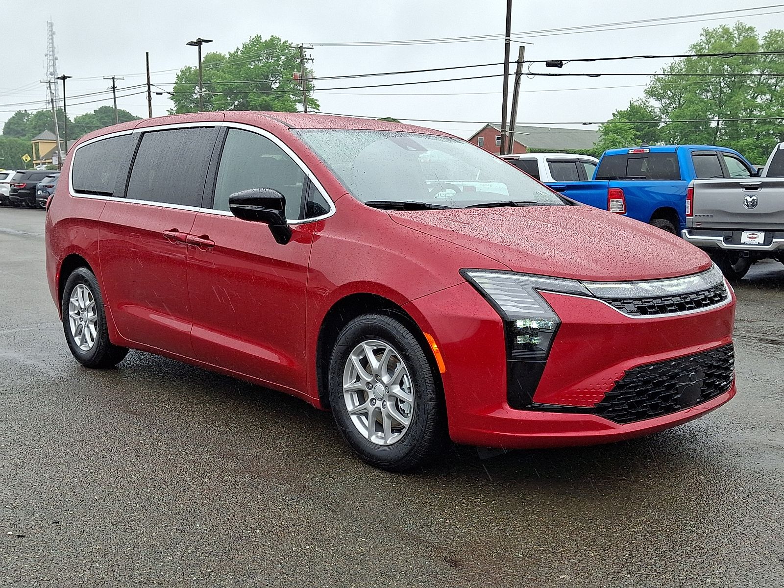 2027 Chrysler Pacifica Select's photo